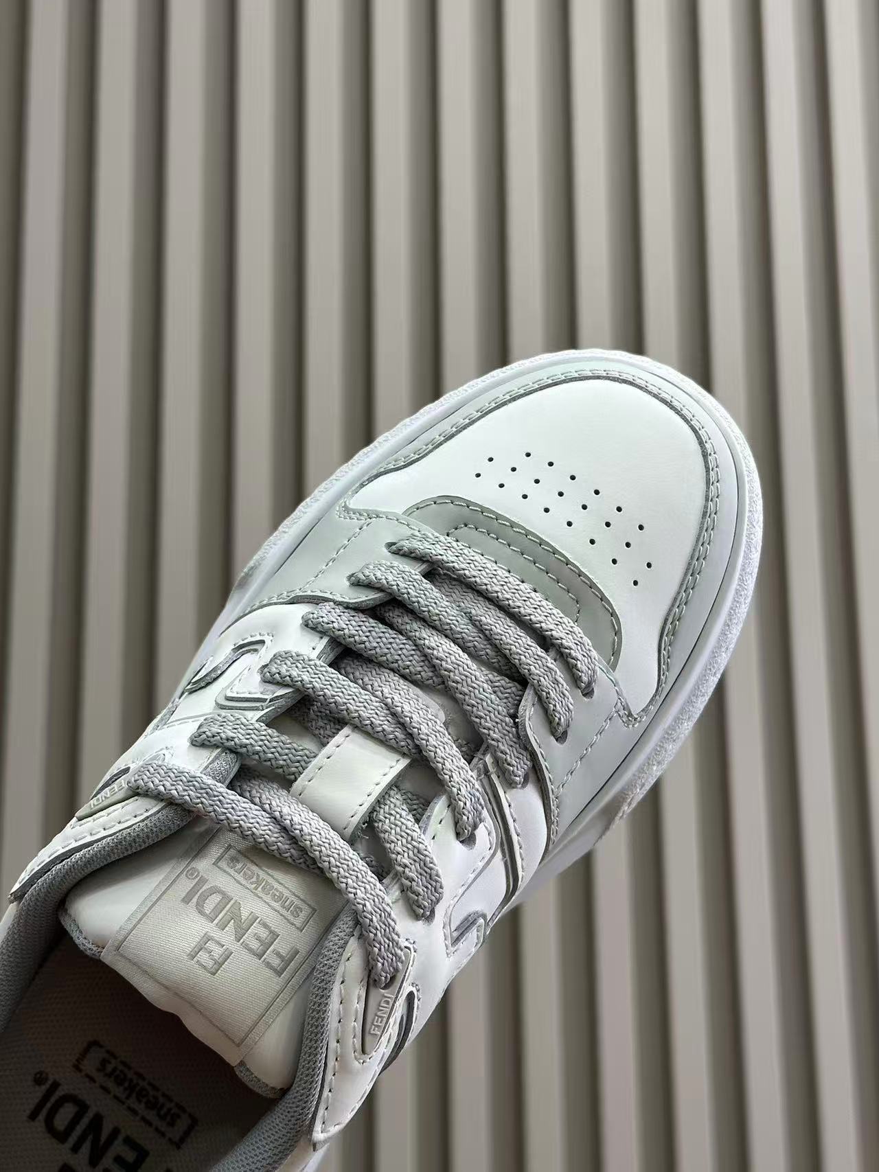 Fendi フェンディ マッチ グレーレザー プラットフォームロートップ