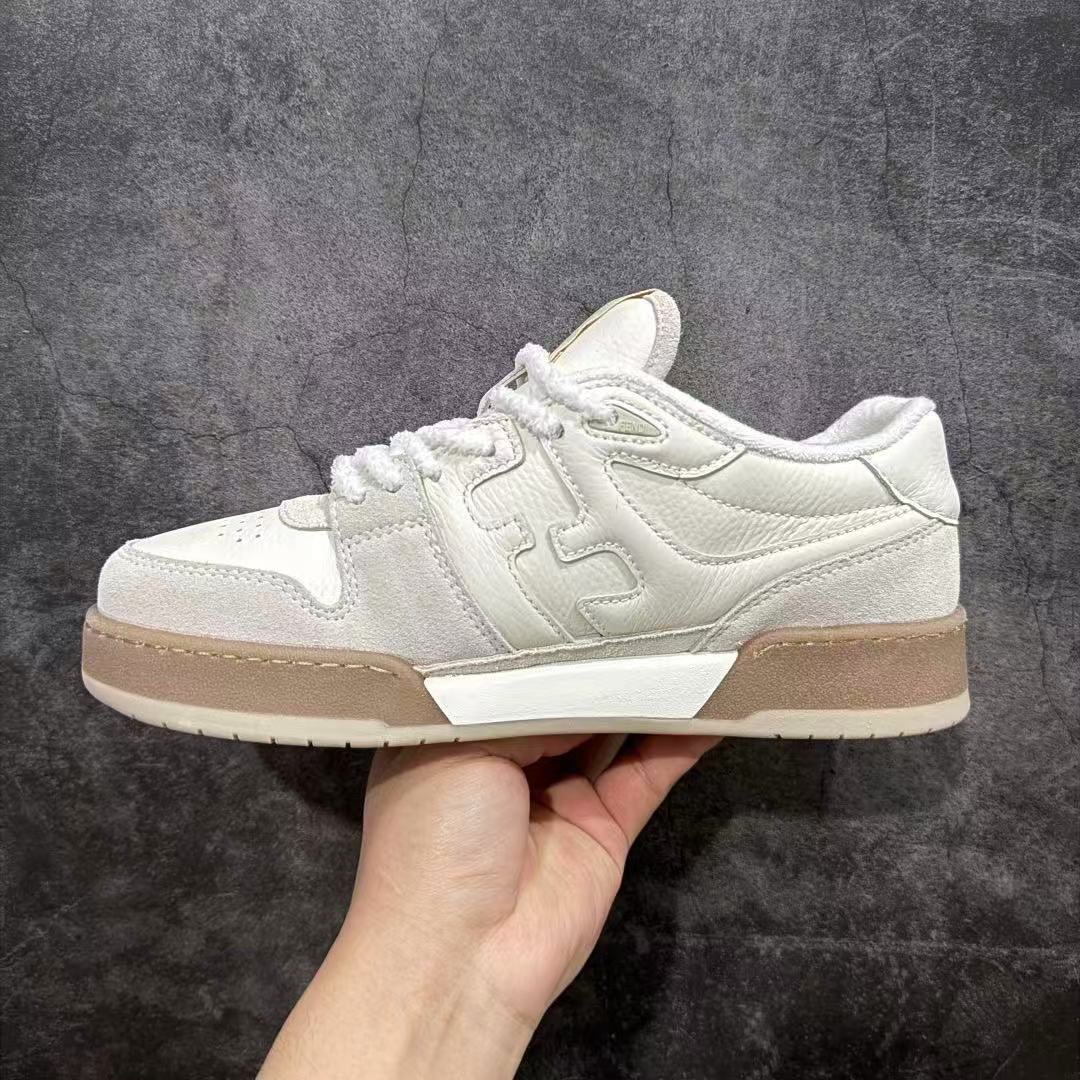 Fendi フェンディ マッチ ホワイトスエード ロートップ