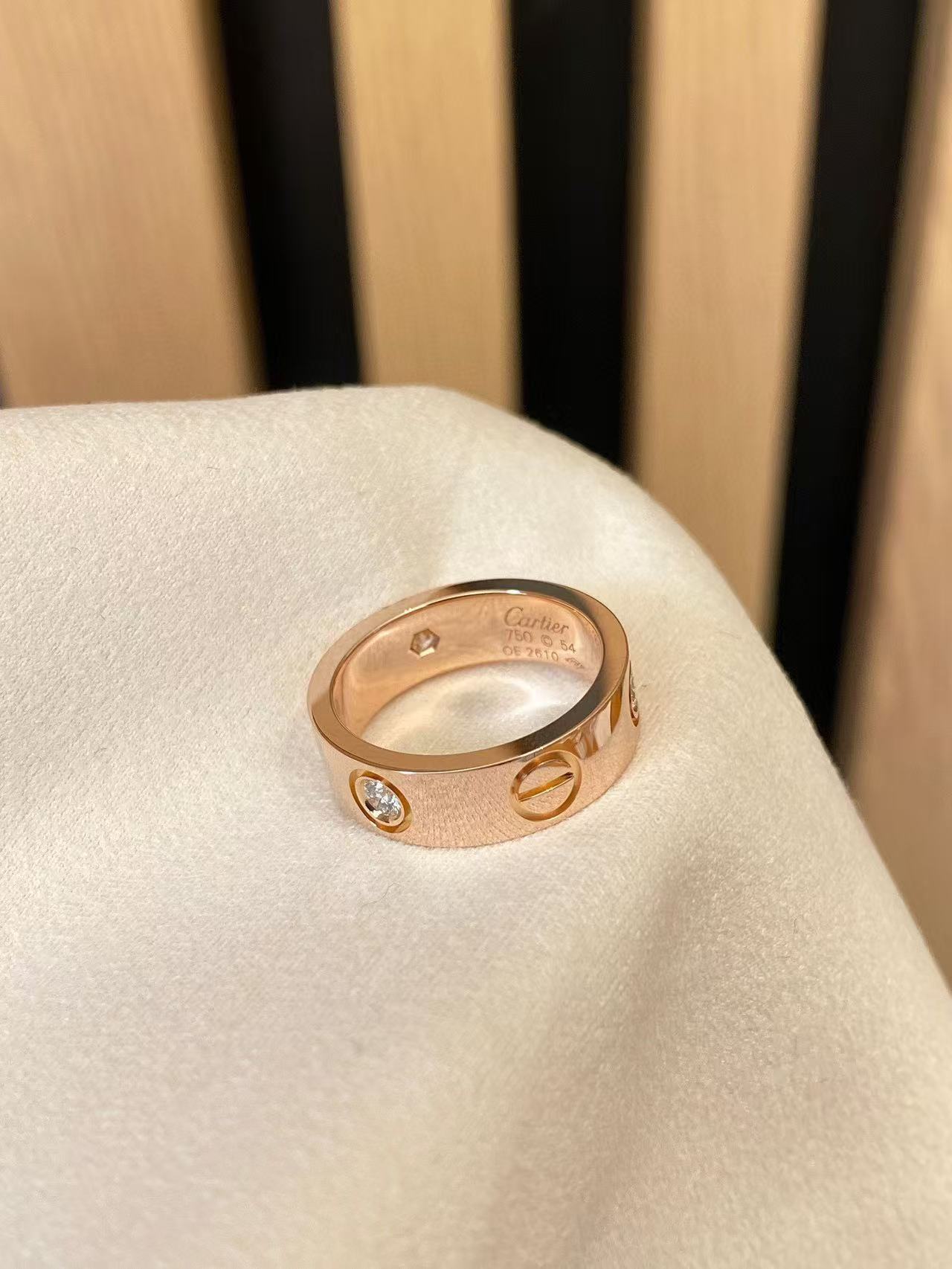 Cartier Love リング、スモールモデル、ダイヤモンド1石