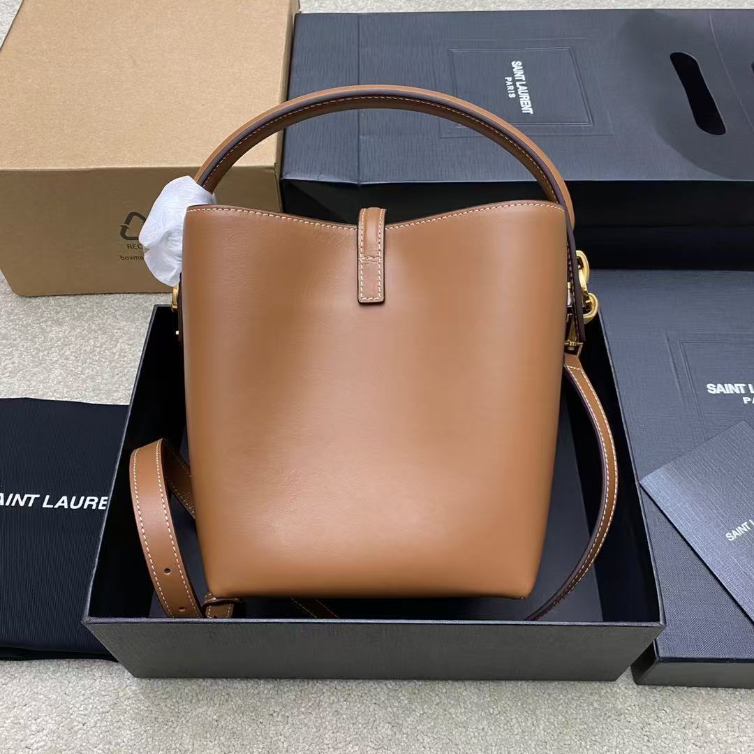 Saint Laurent サンローラン LE 37 スモール（シャイニーレザー）
