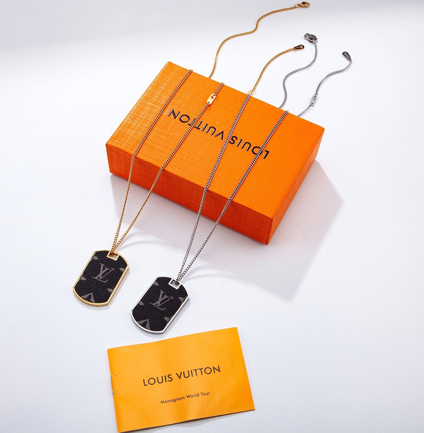 コリエ プラーク モノグラム エクリプス