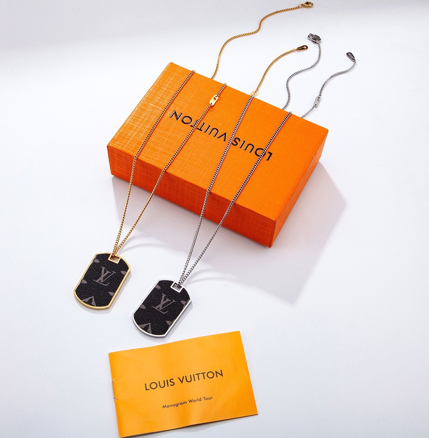 コリエ プラーク モノグラム エクリプス