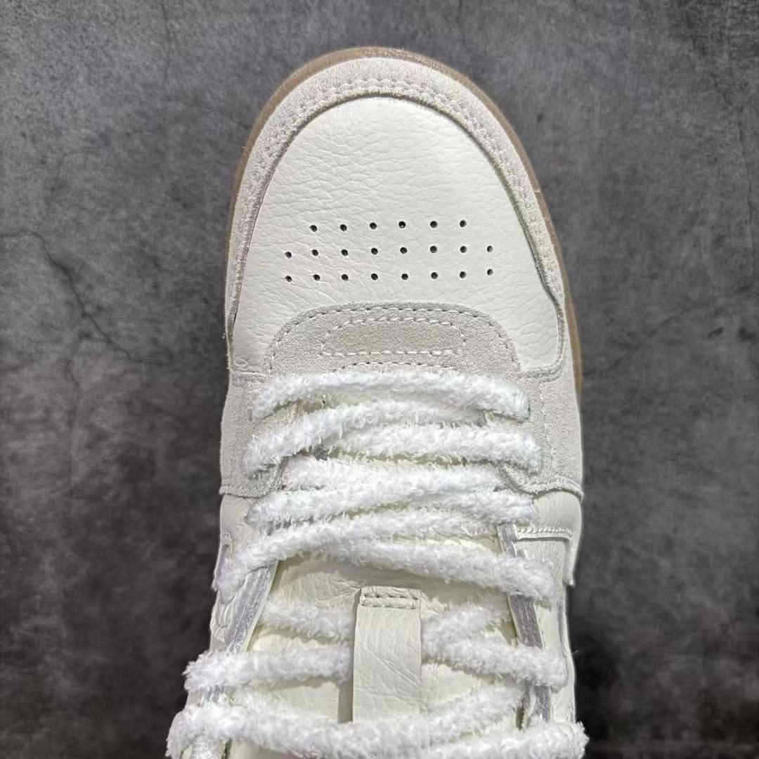 Fendi フェンディ マッチ ホワイトスエード ロートップ