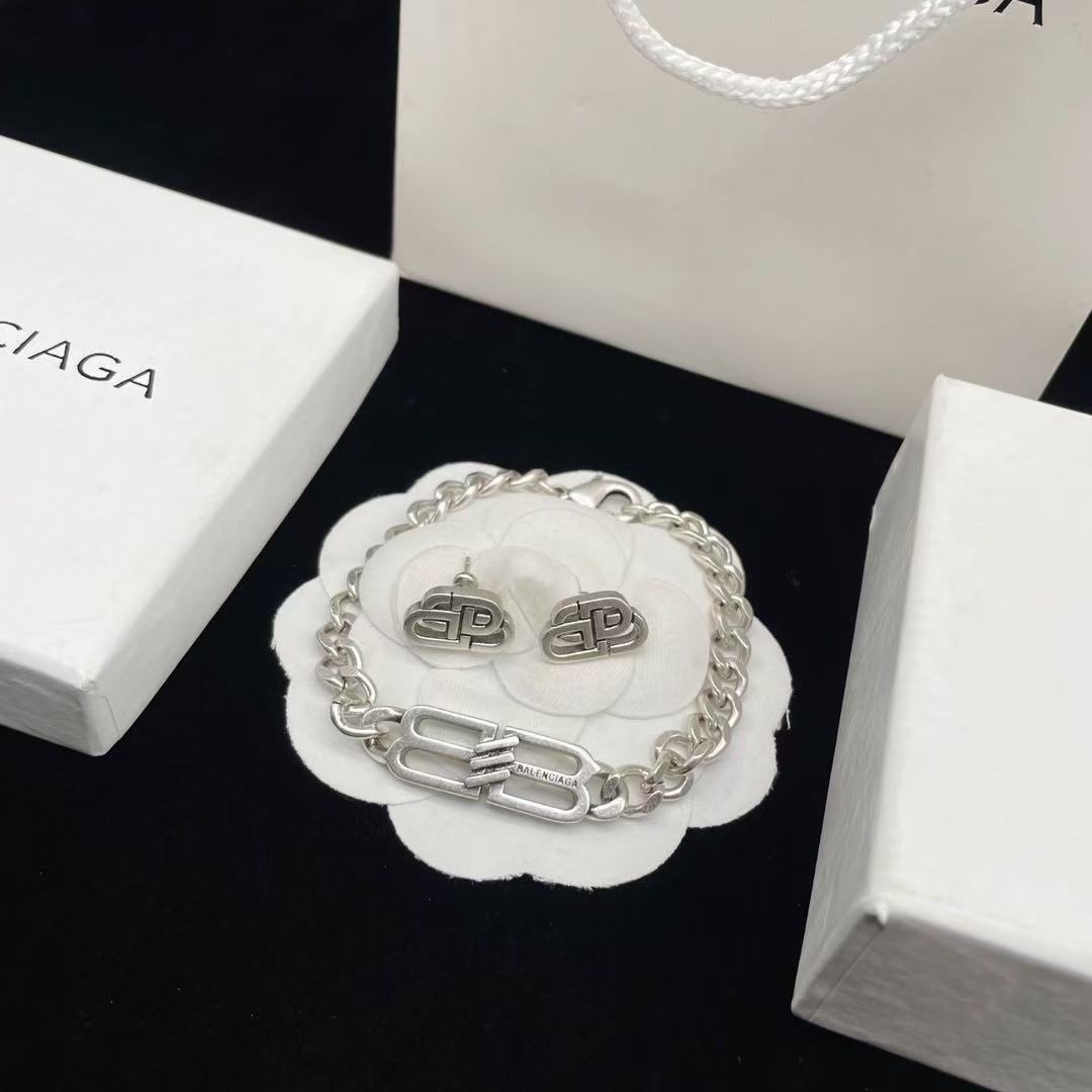 Balenciaga Bb Icon Gourmette ブレスレット で アンティークシルバー