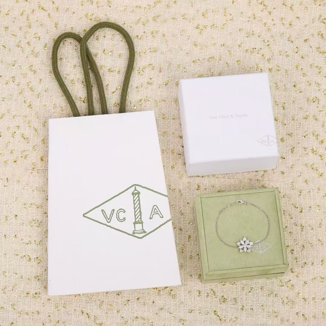 ロータス ブレスレット、ミニモデル