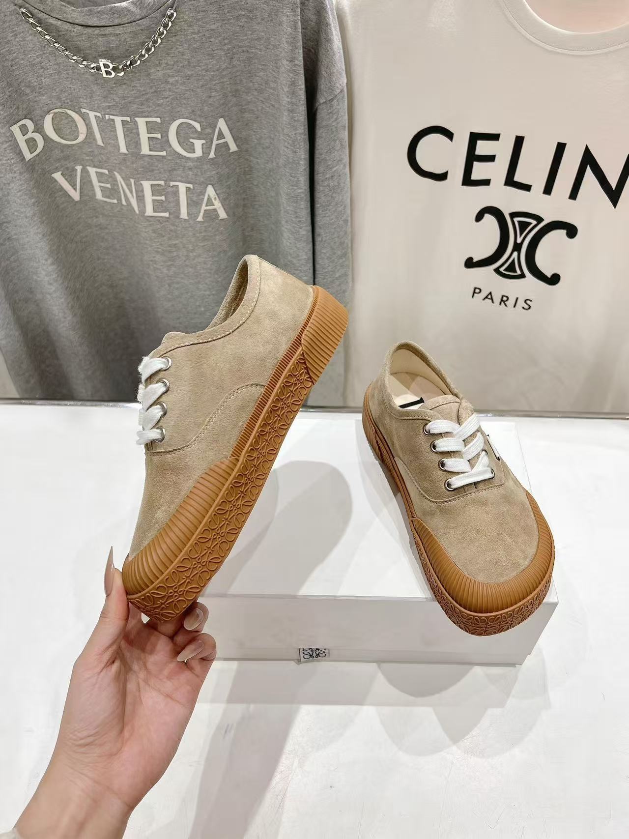 Loewe テラバルカ レースアップスニーカー（スエード）