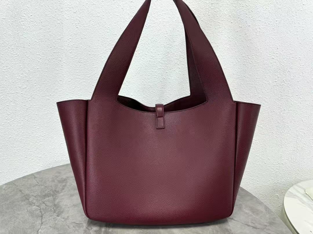 Saint Laurent サンローラン  LE 5 À 7 BEA（グレインレザー）