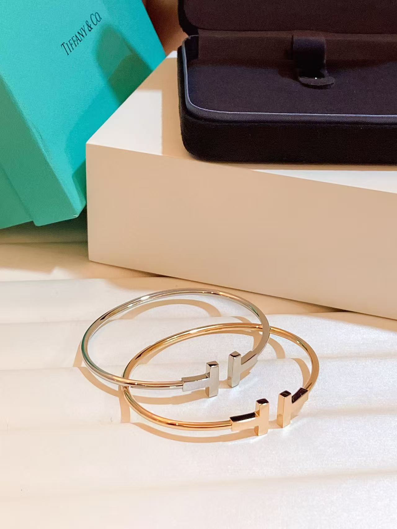 ティファニー T ワイヤー ブレスレット ローズゴールド