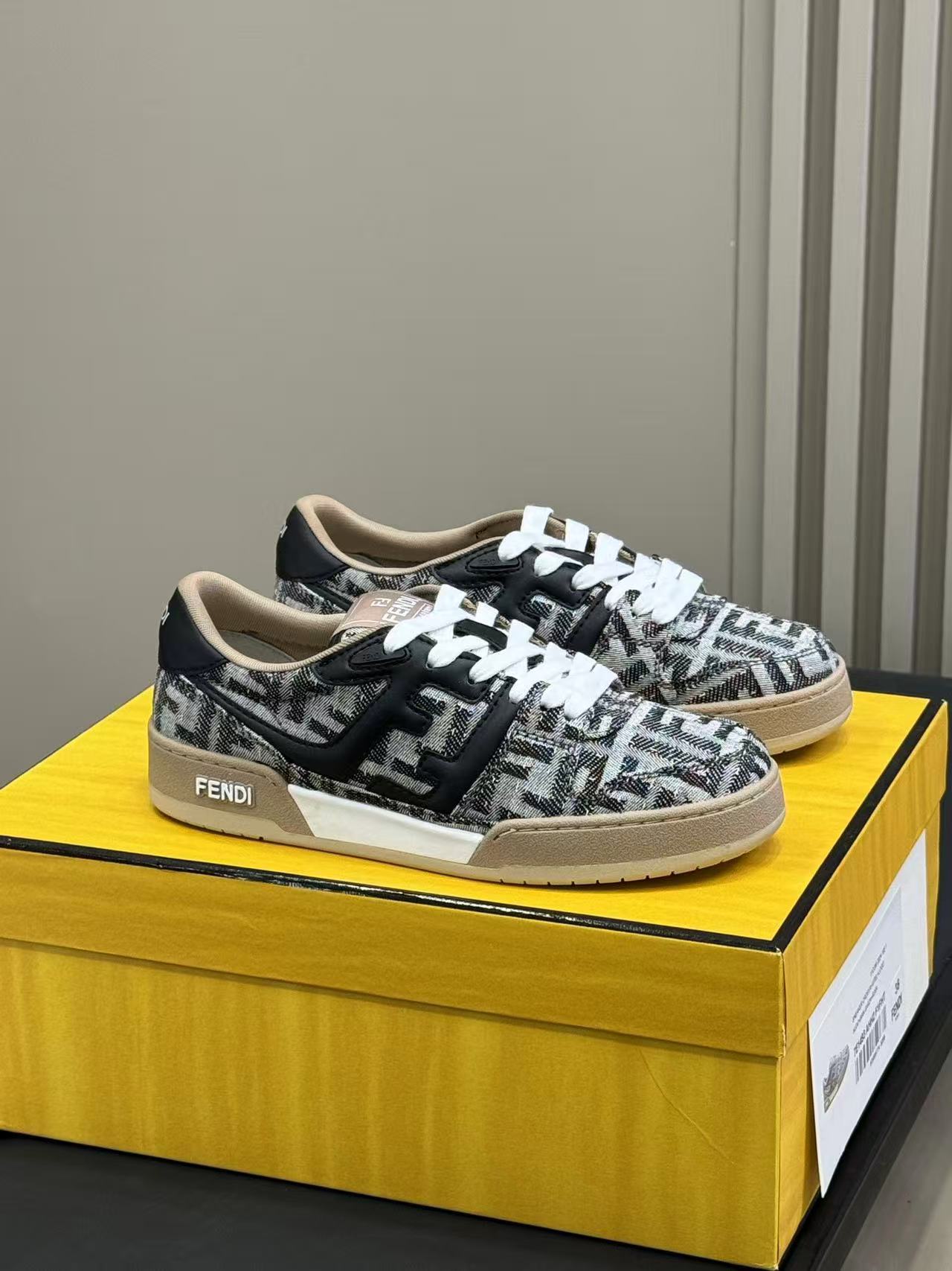 Fendi フェンディ マッチ スニーカー
