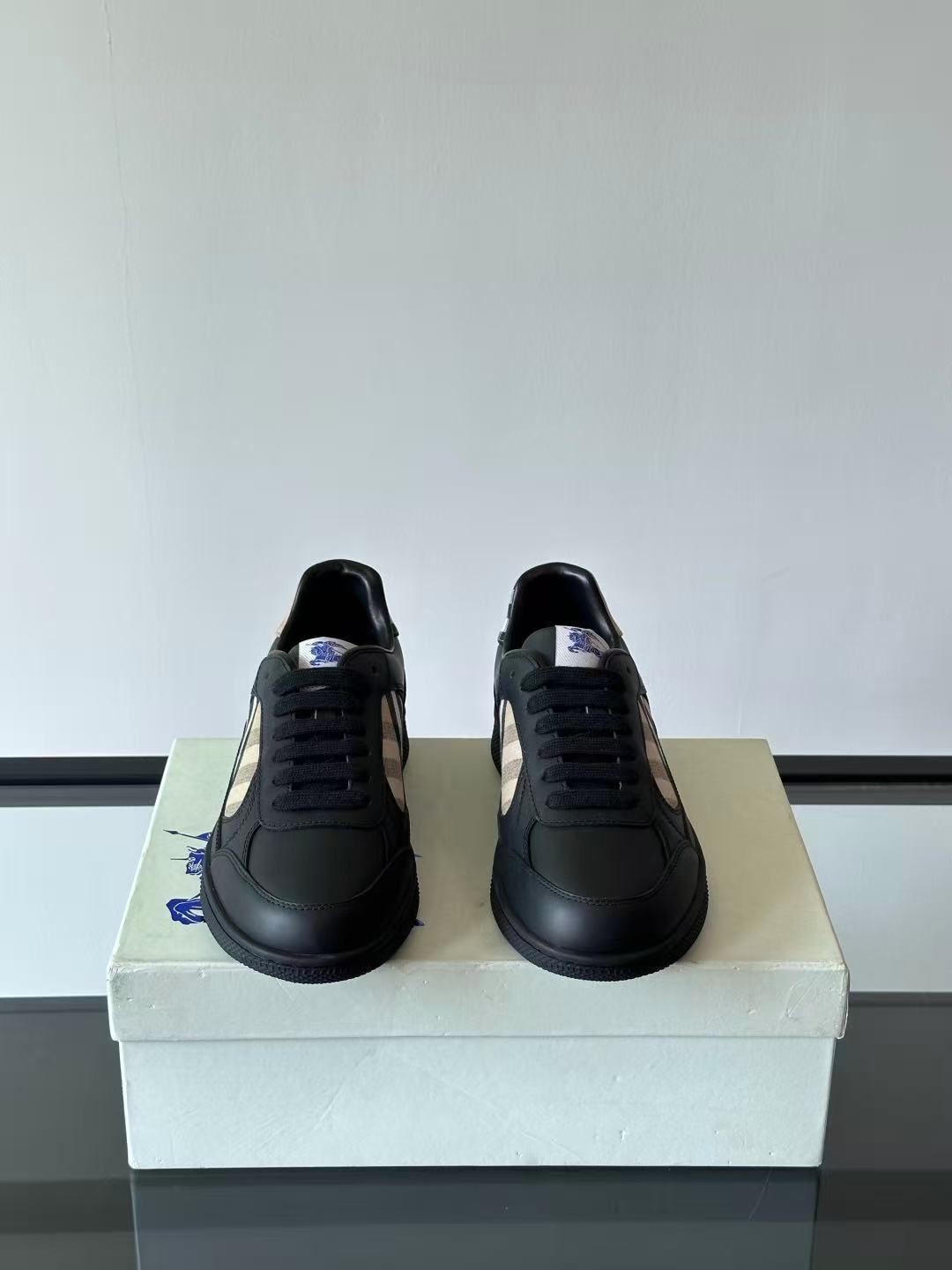 Burberry レザー＆チェック テラススニーカー