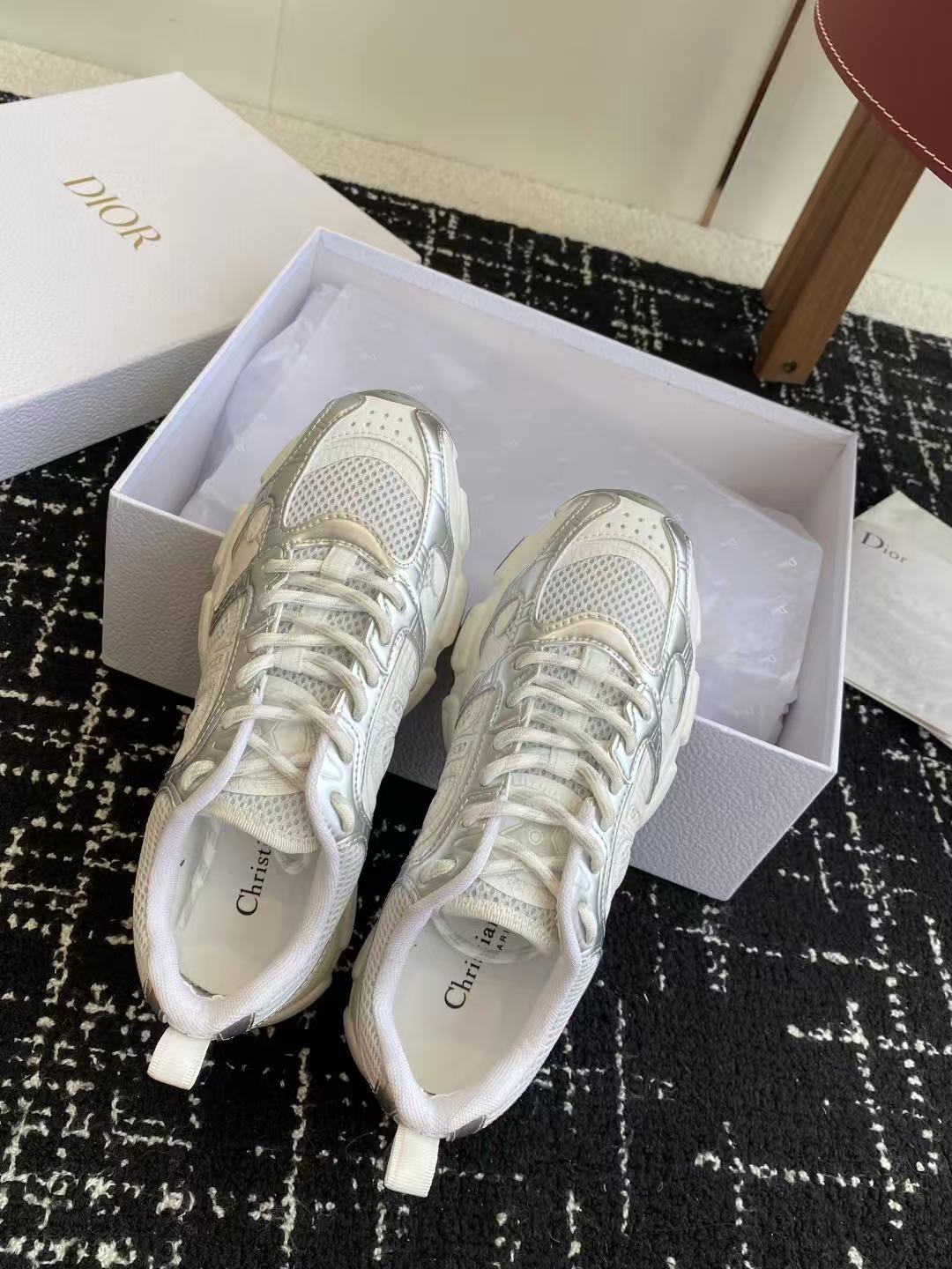 Dior Chrono スニーカー メッシュ & ラミネート レザーエフェクト インサーション
