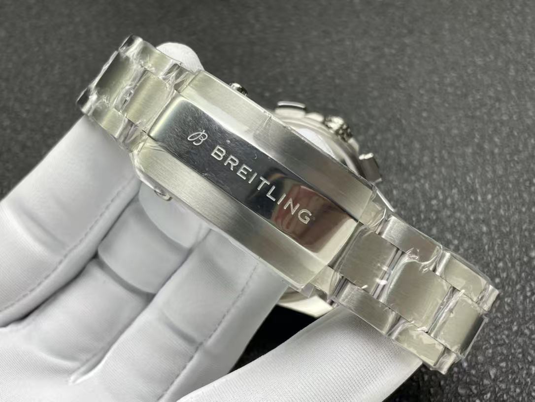 Breitling ブライトリング スーパー アベンジャー B01 クロノグラフ 46