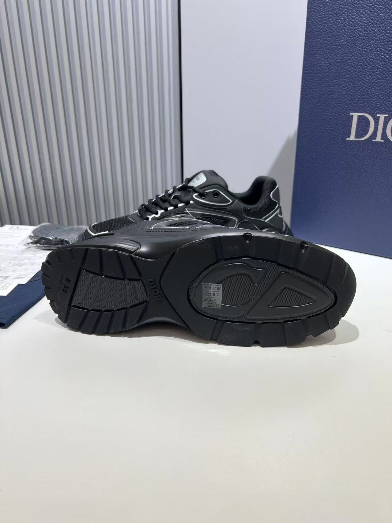 DIOR B30 カウントダウン スニーカー
