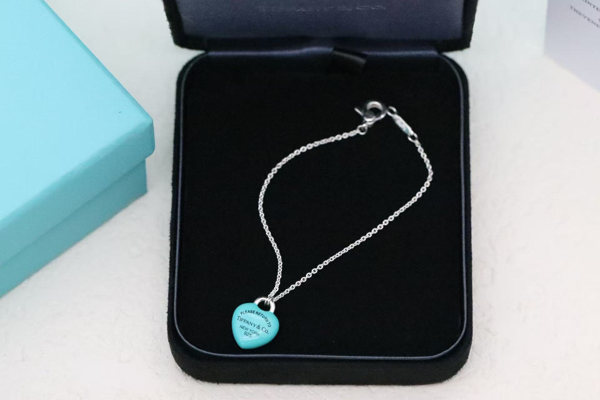 リターン トゥ ティファニー™ フルハート ブレスレット スターリングシルバーにティファニー ブルーのエナメル仕上げ