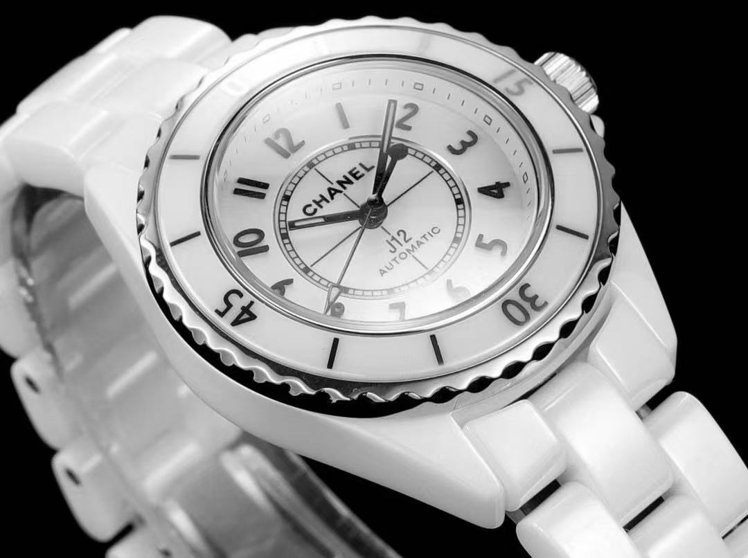 CHANEL J12 キャリバー12.2, 33mm