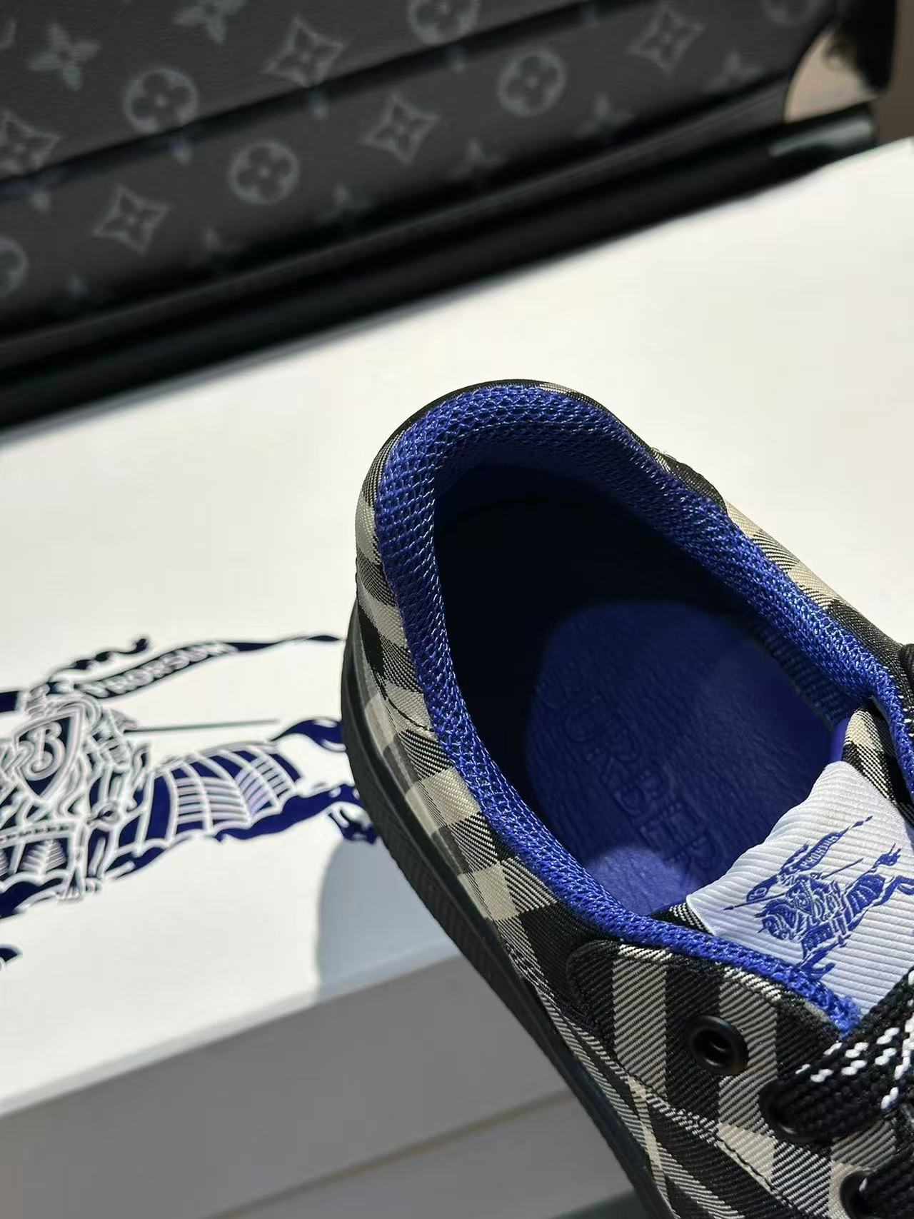 Burberry チェック テラススニーカー