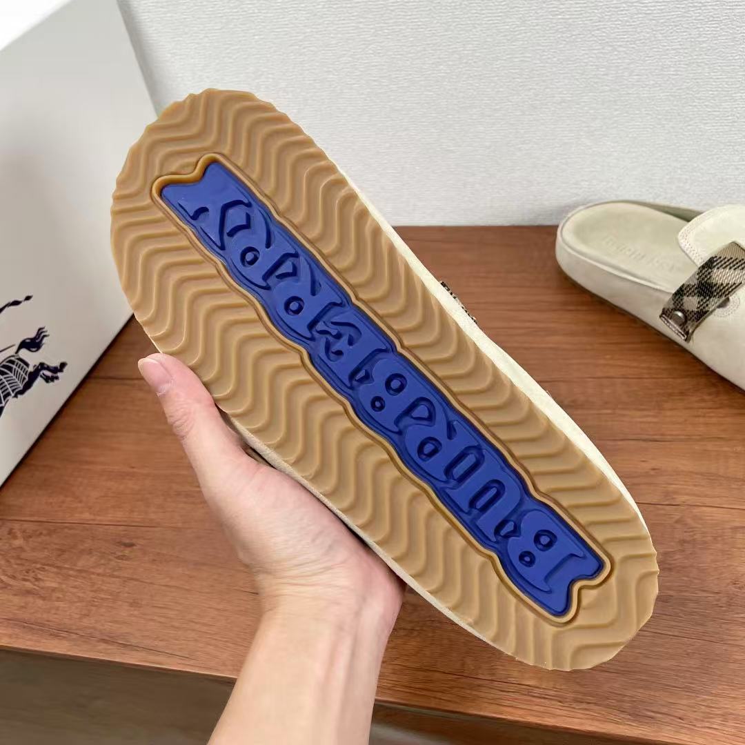 Burberry スエード アーチンクロッグ