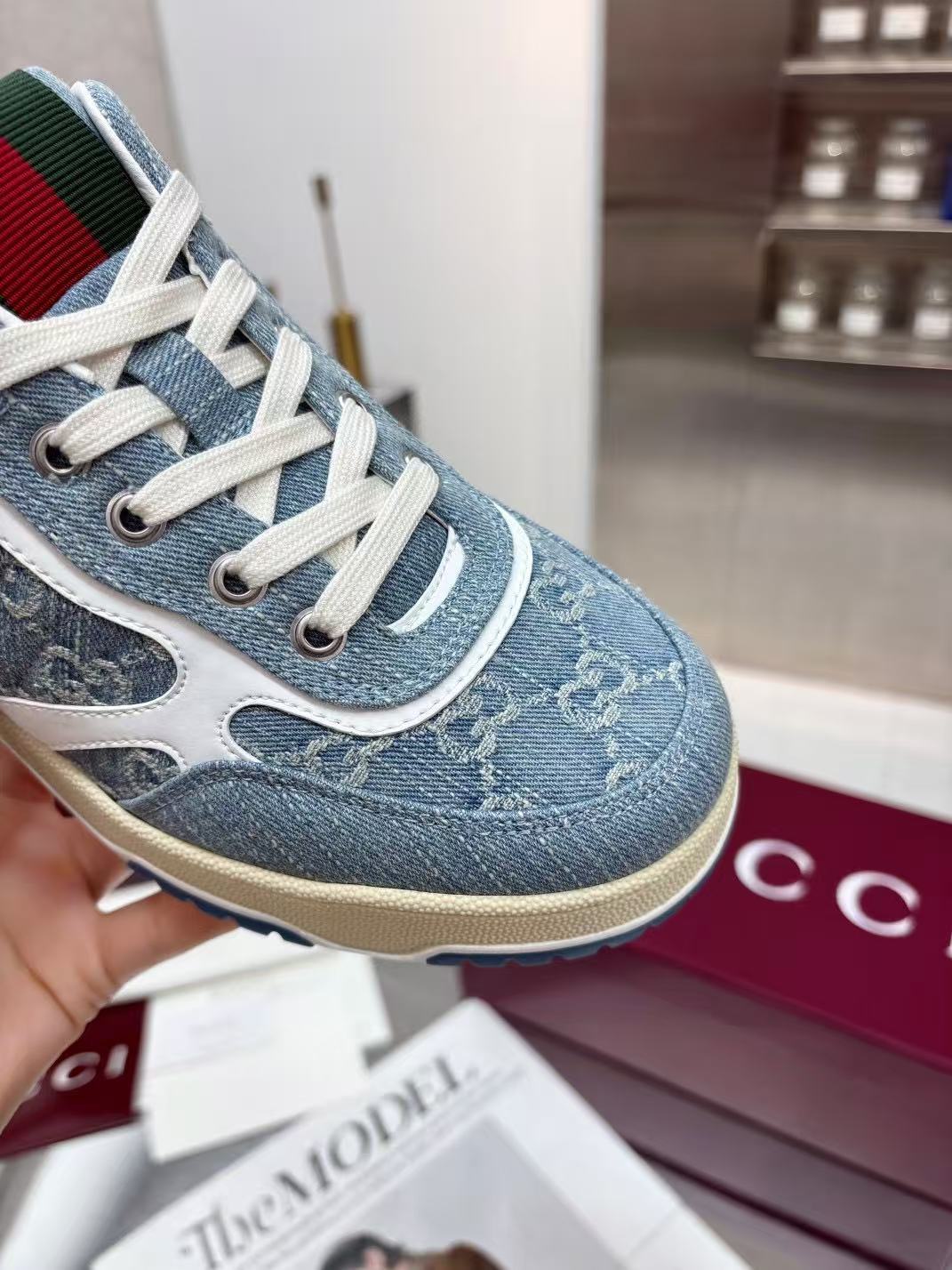 GUCCI 〔グッチ リウェブ〕ウィメンズ スニーカー