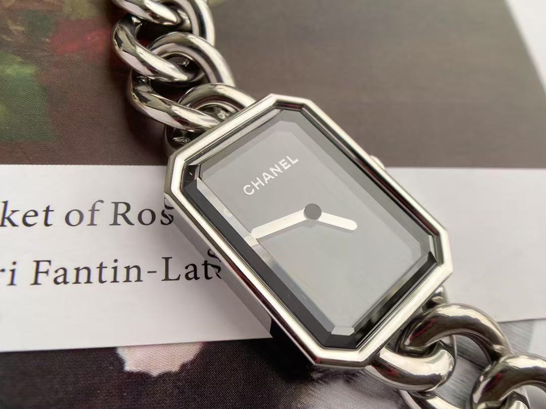 CHANEL プルミエール メタル チェーン