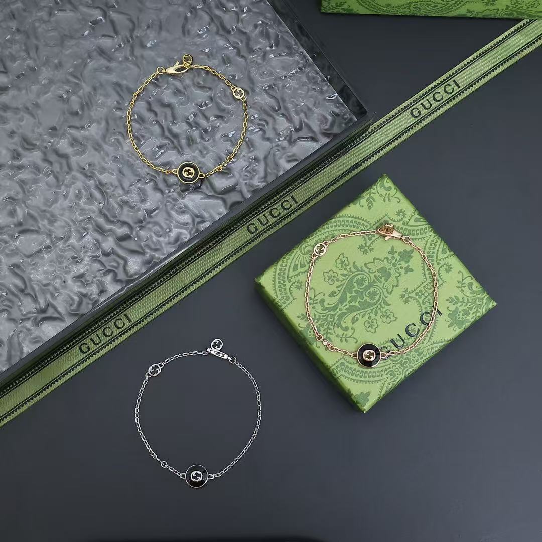 〔グッチ インターロッキング〕18K チェーン ブレスレット