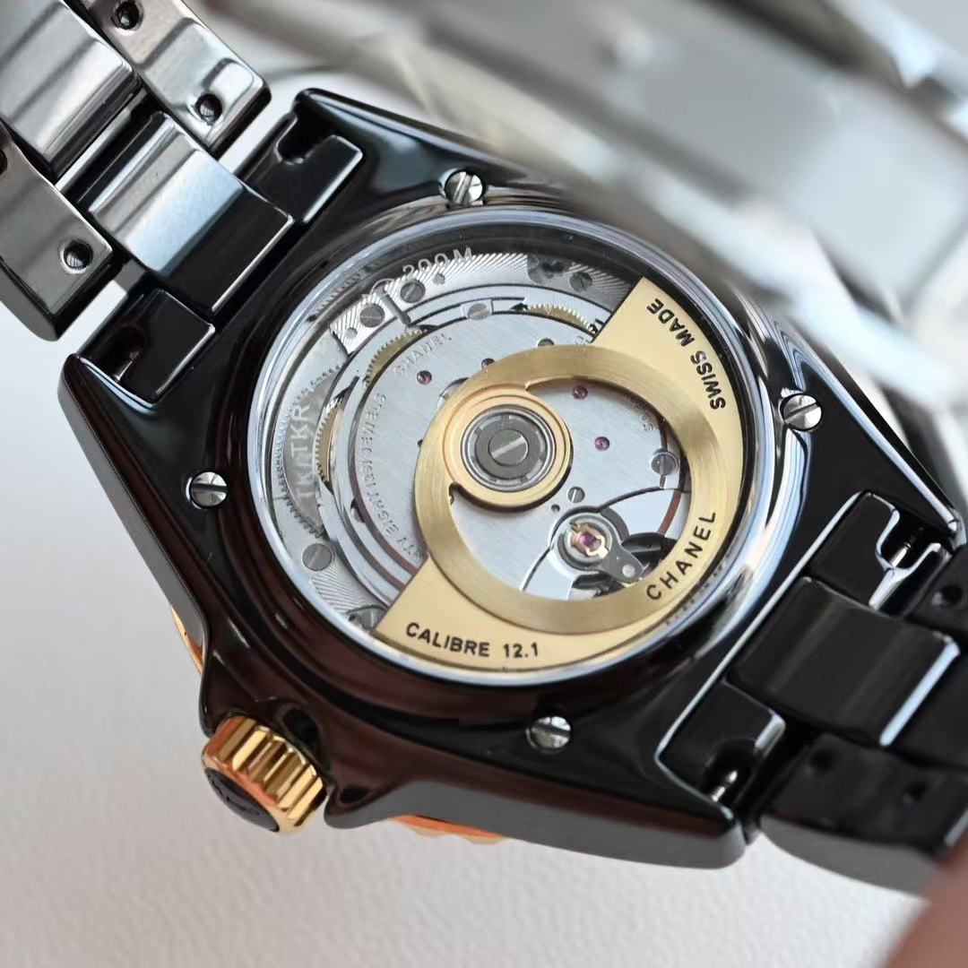 CHANEL J12 キャリバー 12.1, 38mm