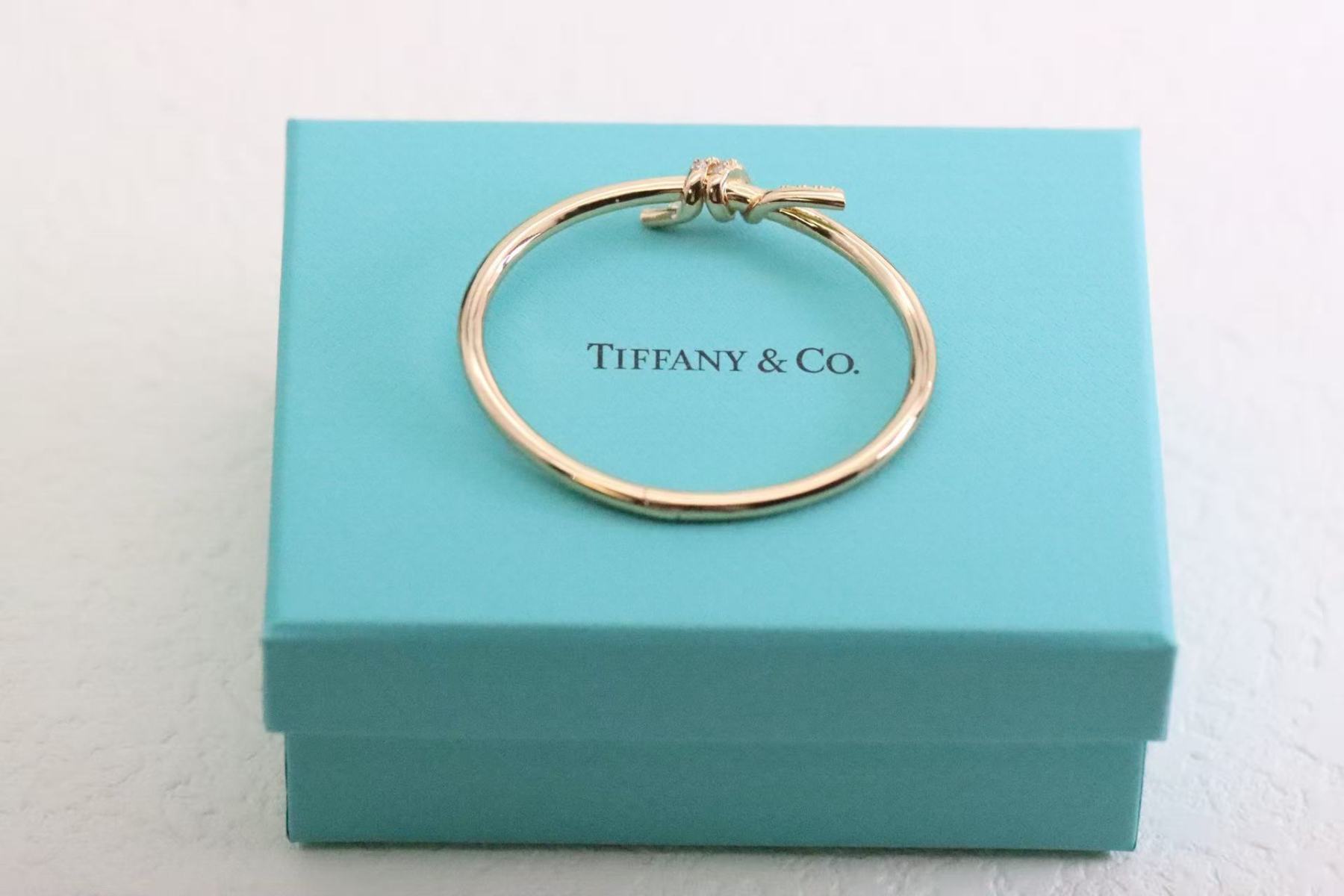 ティファニー ノット ワイヤー バングル ローズゴールドにダイヤモンドをセッティング