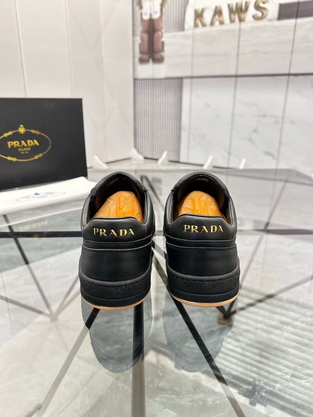 Prada プラダ ダウンタウン ナッパレザー スニーカー