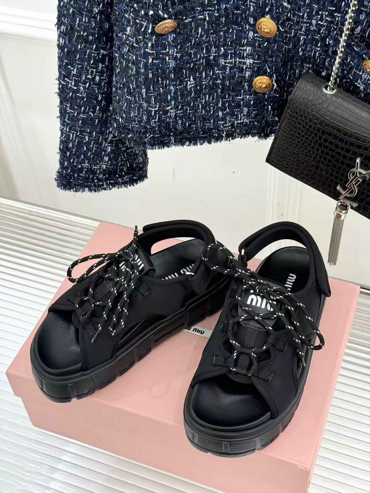 miumiu チャンキー ネオプレン サンダル