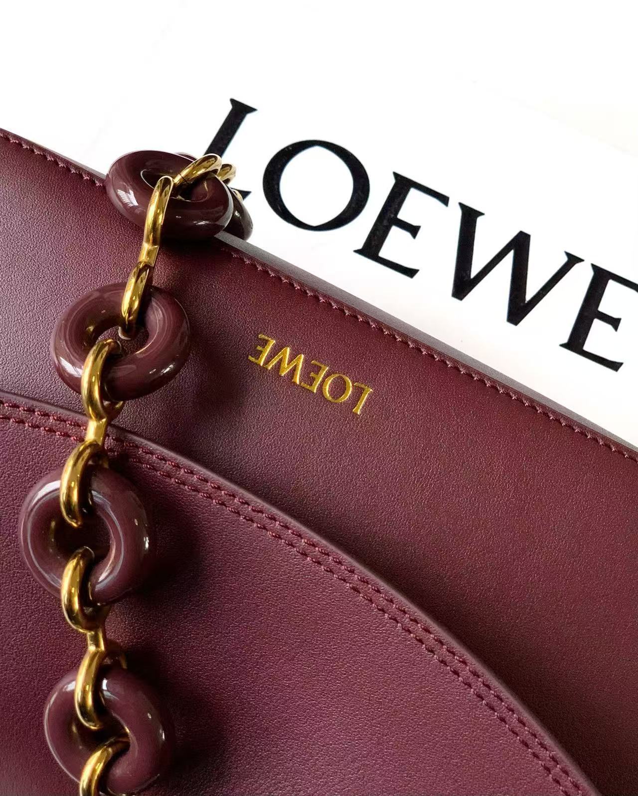Loewe オラ バッグ ミディアム（スムースカーフ）