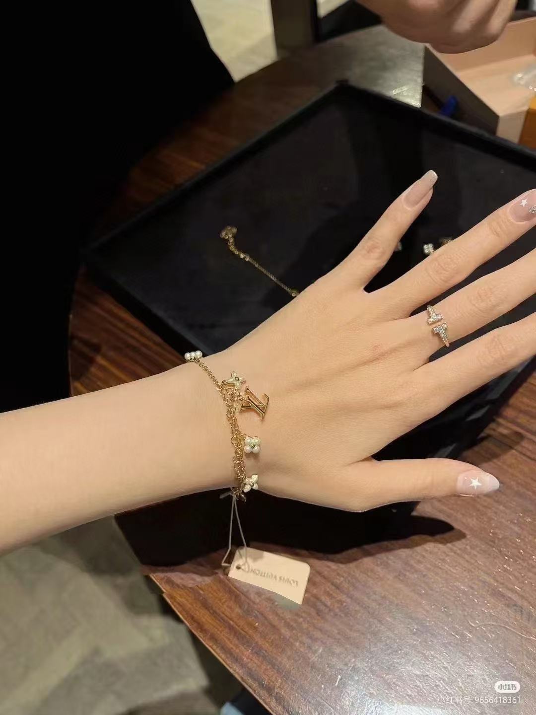 Louis vuitton ブレスレット･LV フローラグラム