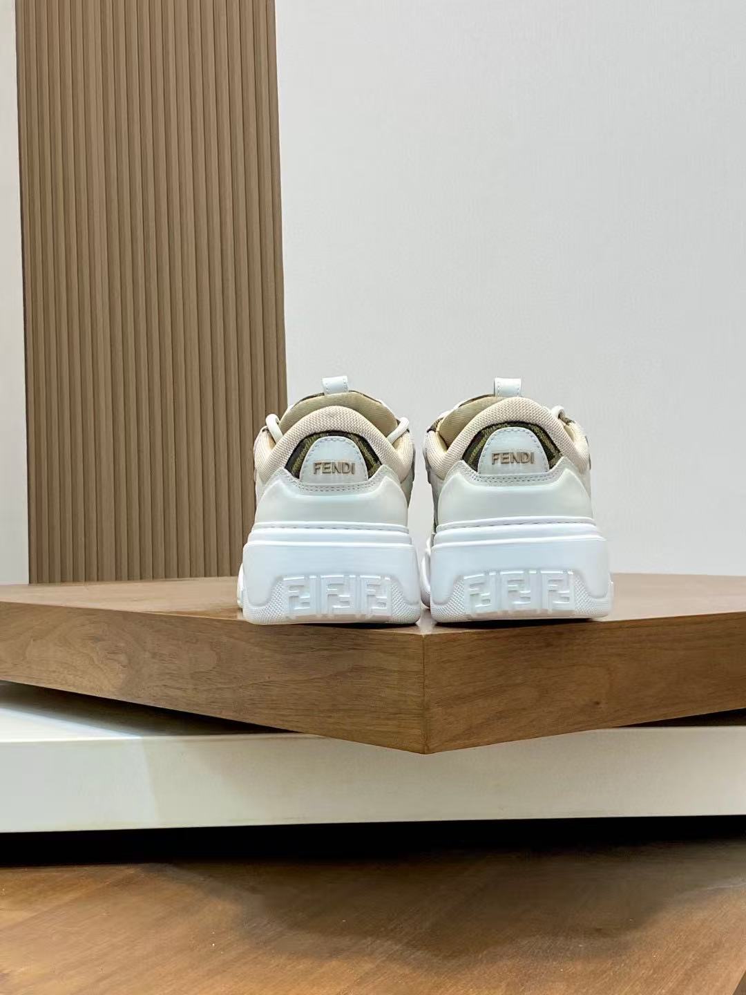 Fendi フェンディ フォース スニーカー