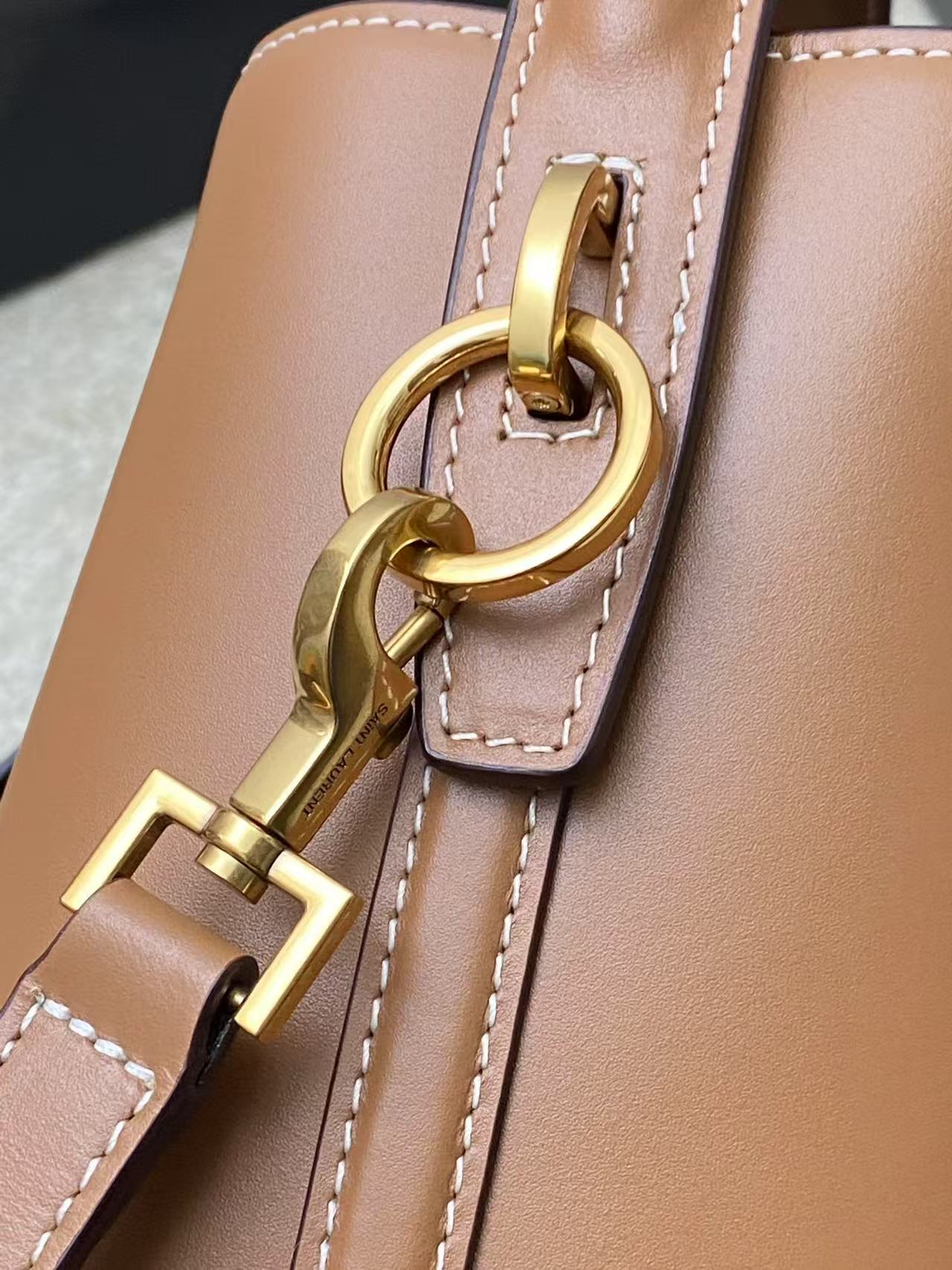 Saint Laurent サンローラン LE 37 スモール（シャイニーレザー）