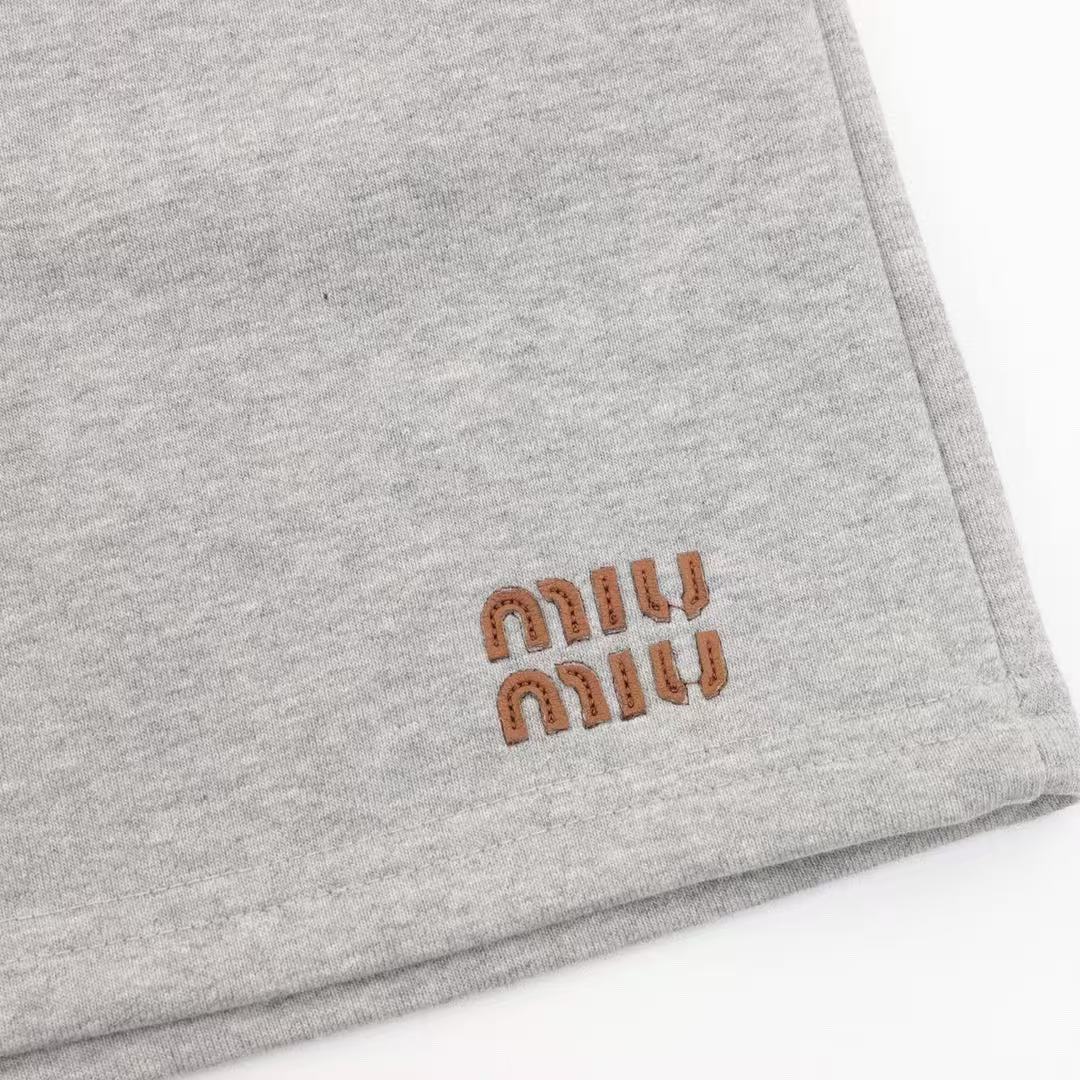 MIUMIU コットンフリース バミューダショーツ