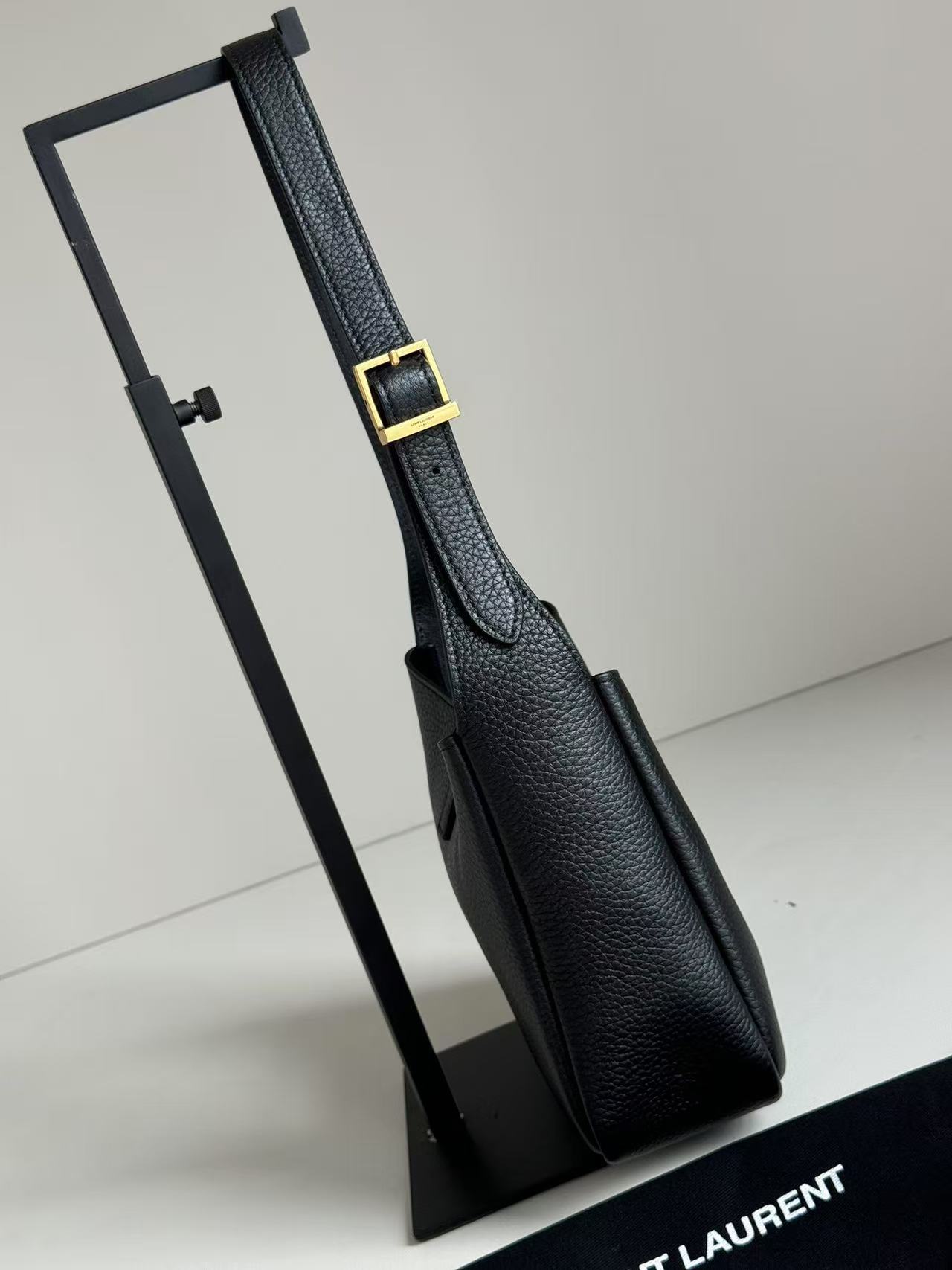 Saint Laurent サンローラン  LE 5 À 7 ソフト ベビー（グレインレザー）