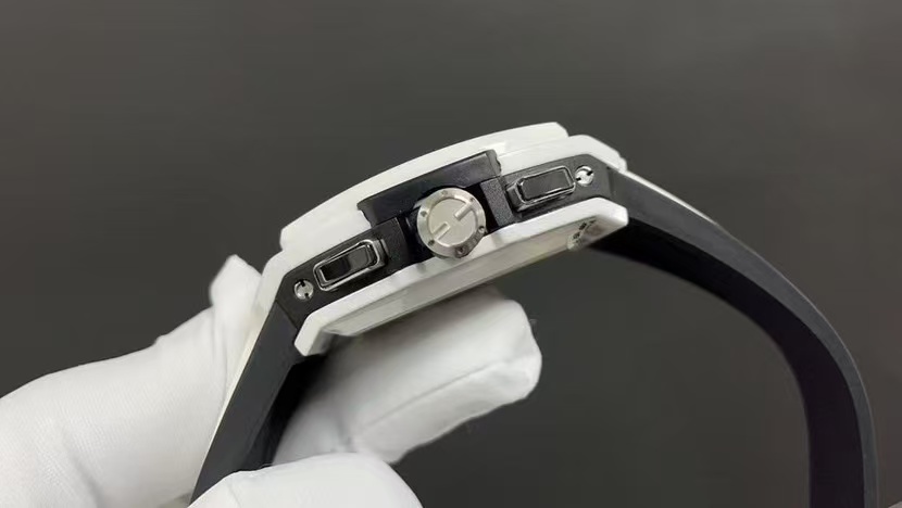 HUBLOT ウブロ ホワイトセラミック