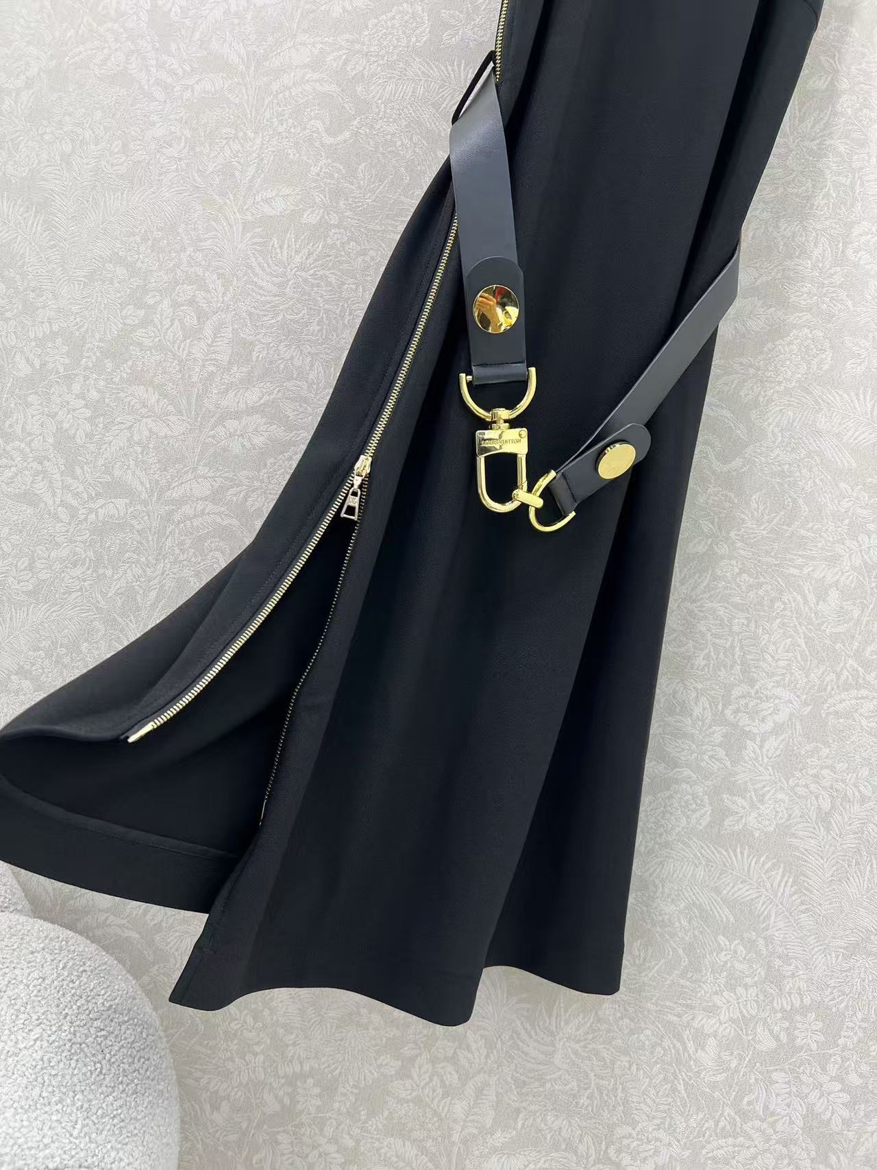 Louis vuitton カラビナベルトドレス