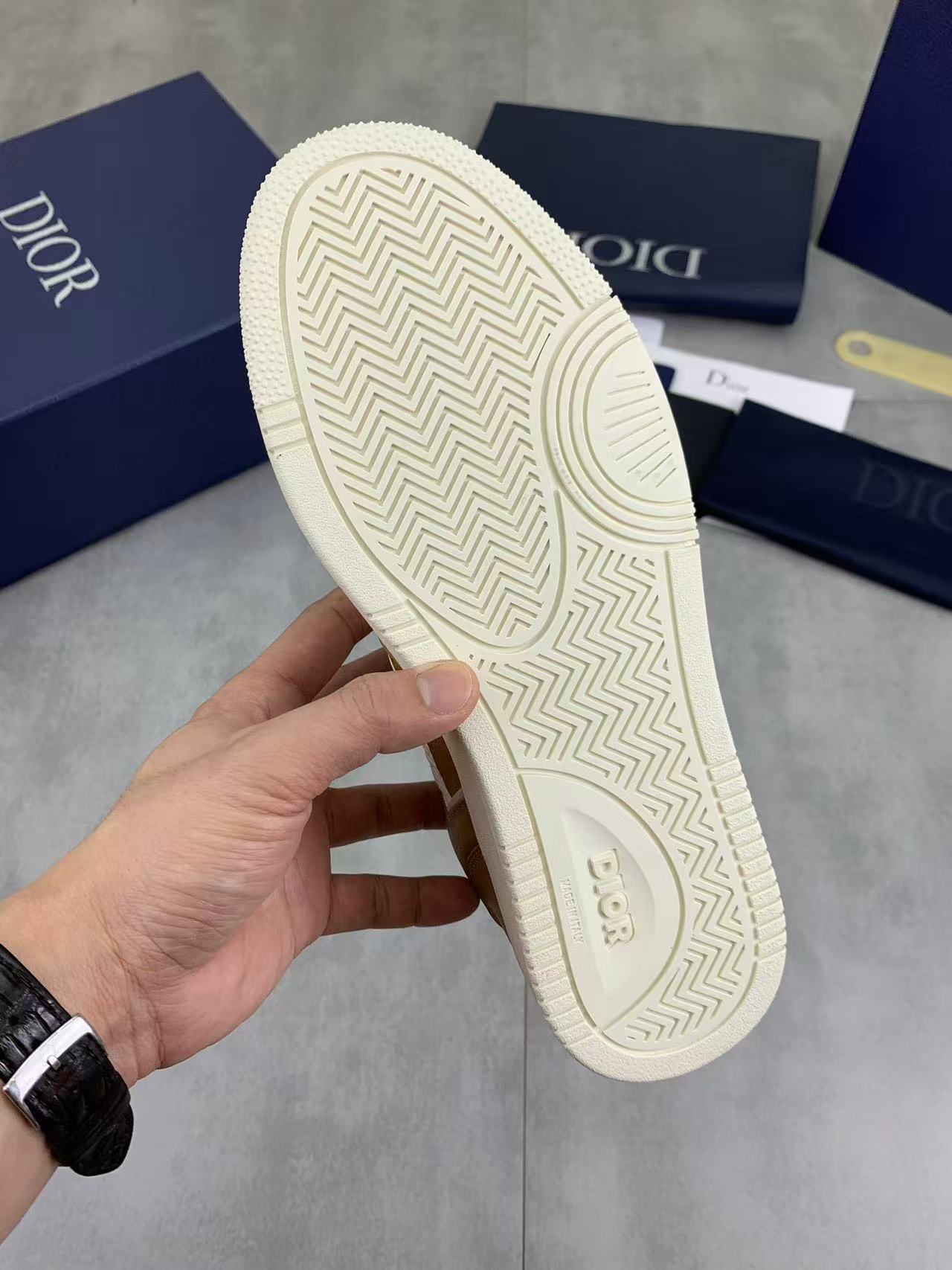 DIOR B27 アップタウン ロートップスニーカー