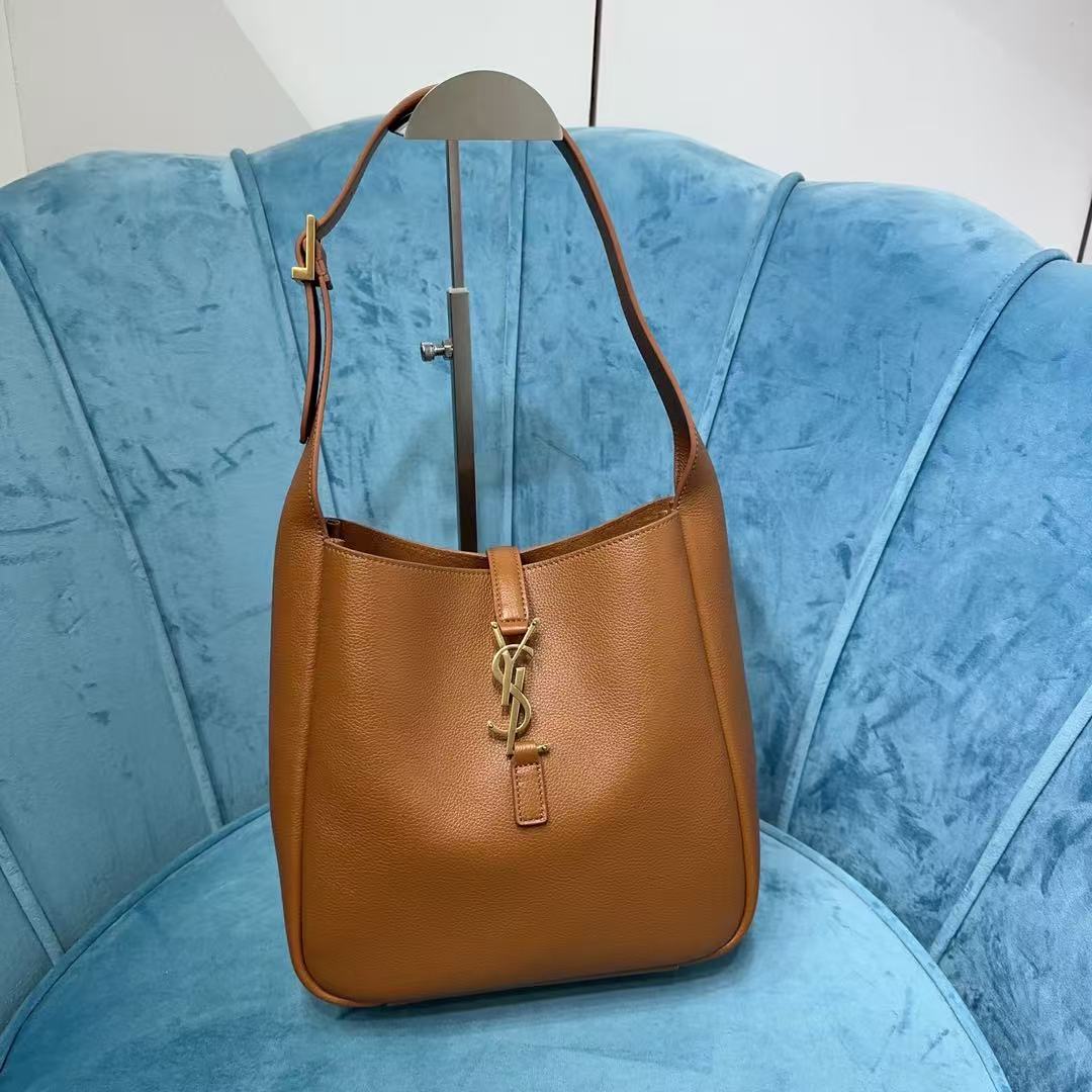 Saint Laurent サンローラン LE 5 À 7 ソフト スモール（グレインレザー）