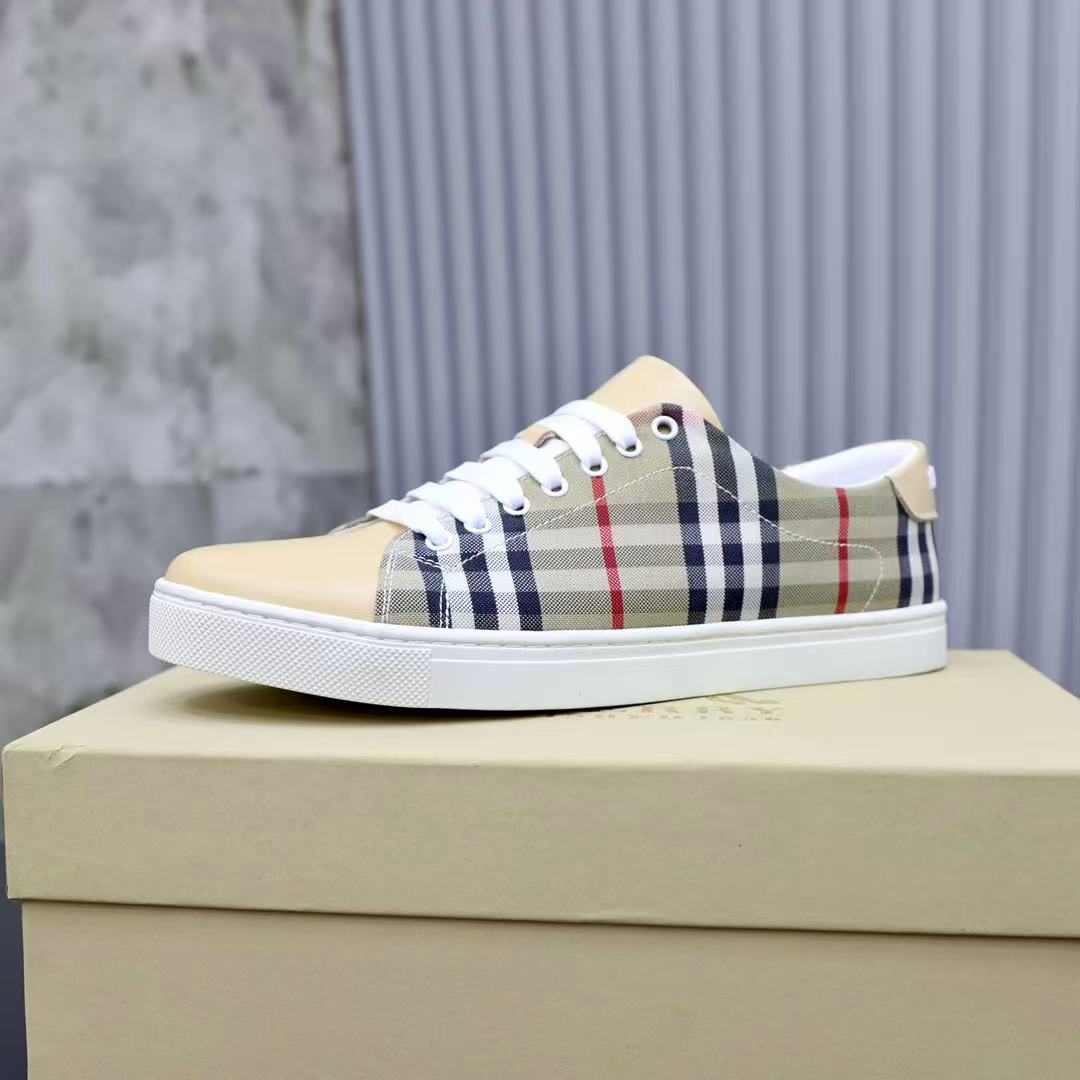 Burberry チェック＆レザー スニーカー