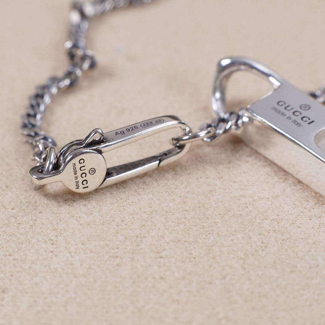 GUCCI ネックレス Gモチーフバー 