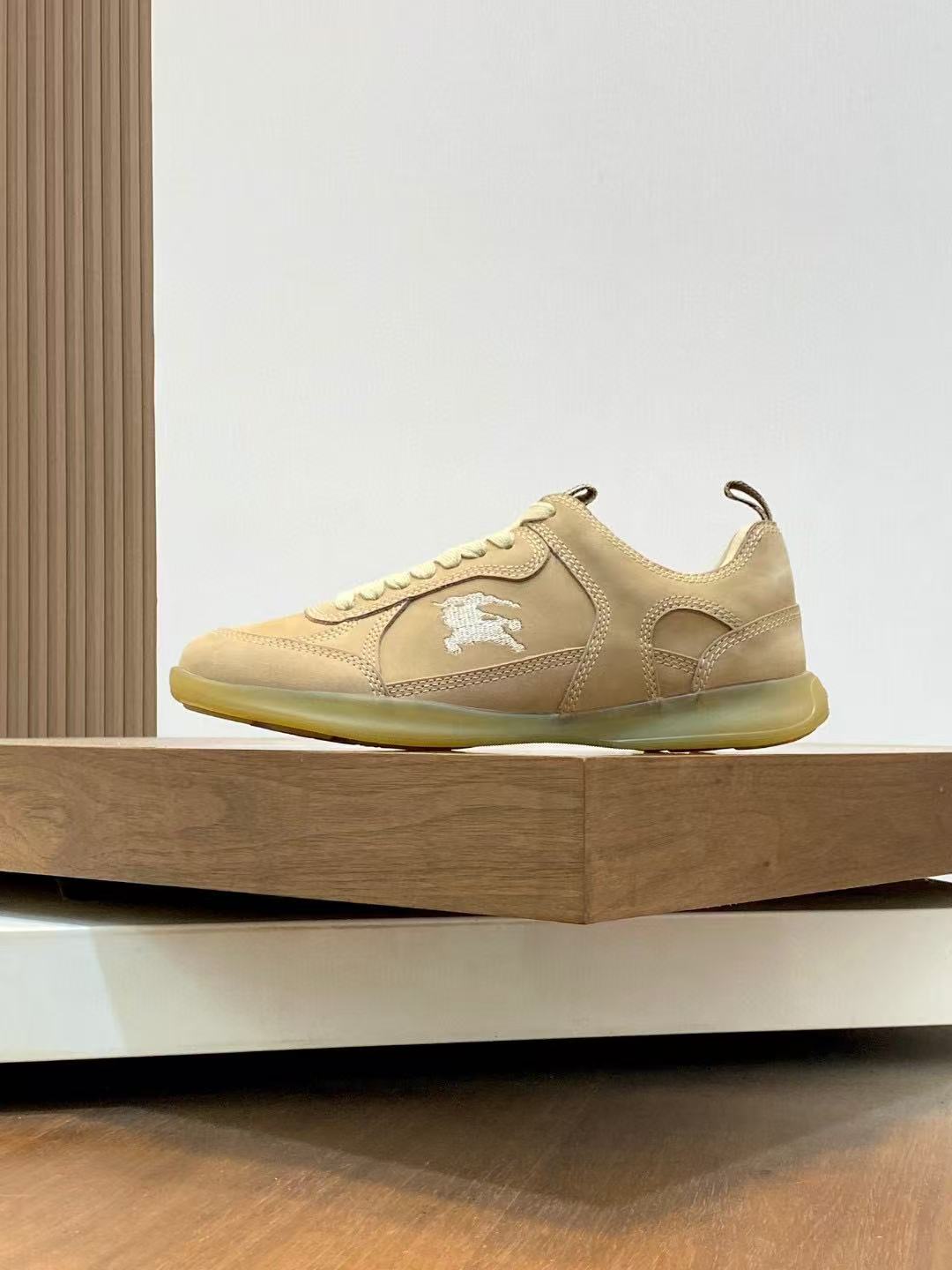 Burberry レザー マトリックススニーカー