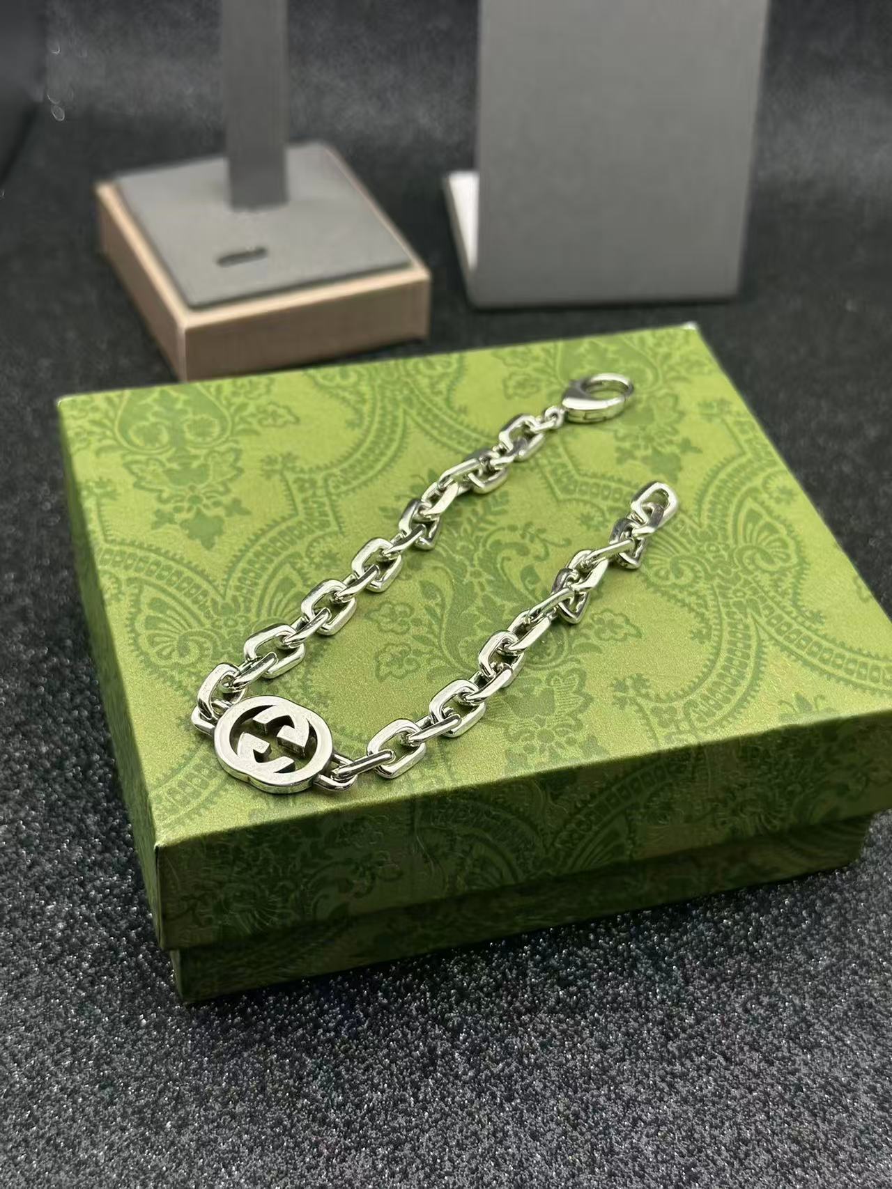 〔グッチ インターロッキング〕チェーン ブレスレット