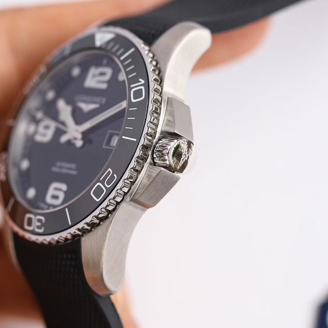 LONGINES  ロンジン  ハイドロコンクエスト, L3.781.4.56.9, 自動巻 ウォッチ, Ø 41.00 mm, ステンレススティールとセラミック.