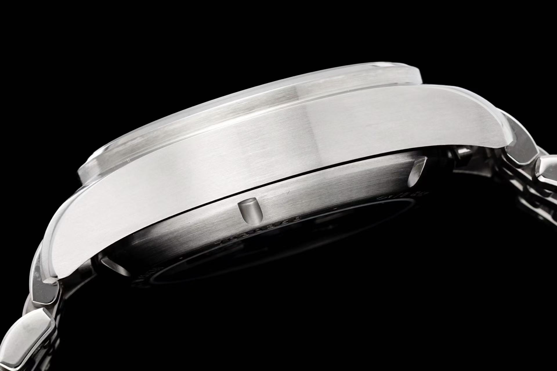 IWC パイロット・ウォッチ・クロノグラフ