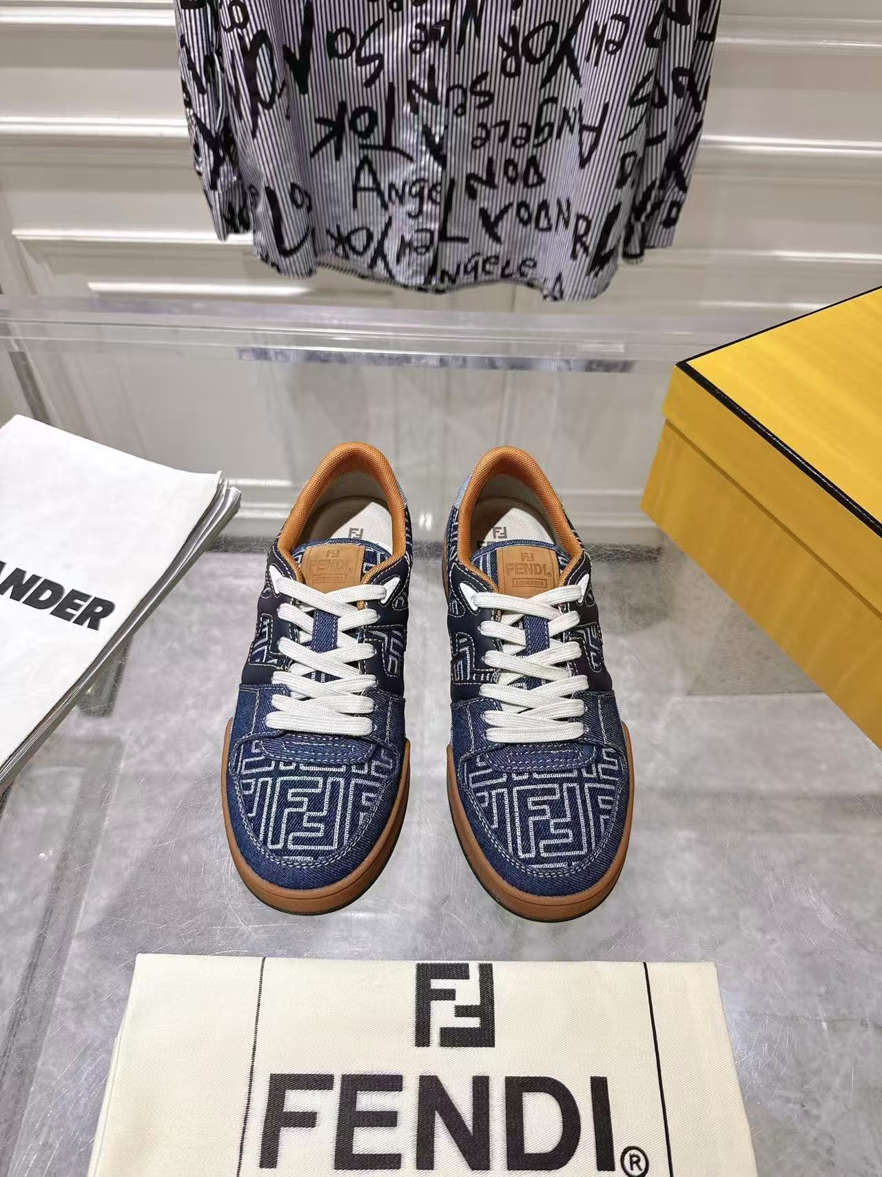 DIOR フェンディ マッチ スニーカー