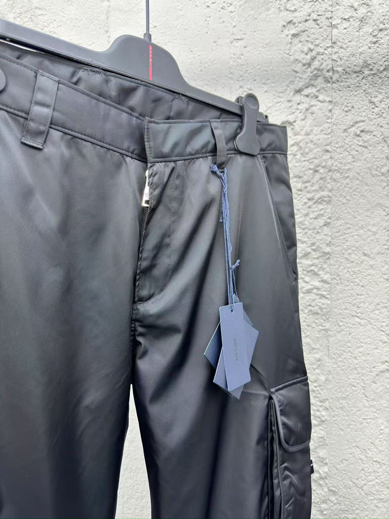 Prada Re-Nylon パンツ