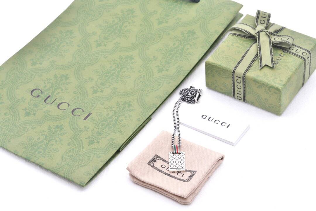 グッチ ネックレス ペンダント メンズ レディース シルバー