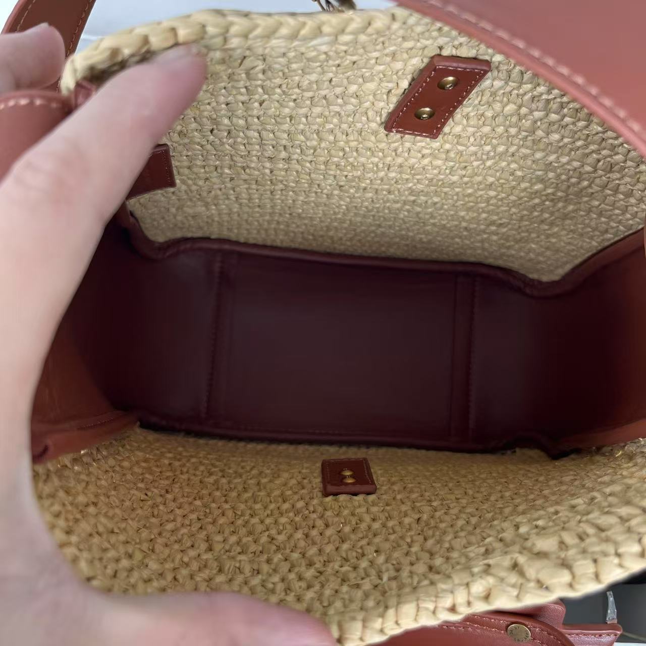 Saint Laurent サンローラン LE 5 À 7 ソフト スモール（ラフィア/レザー）