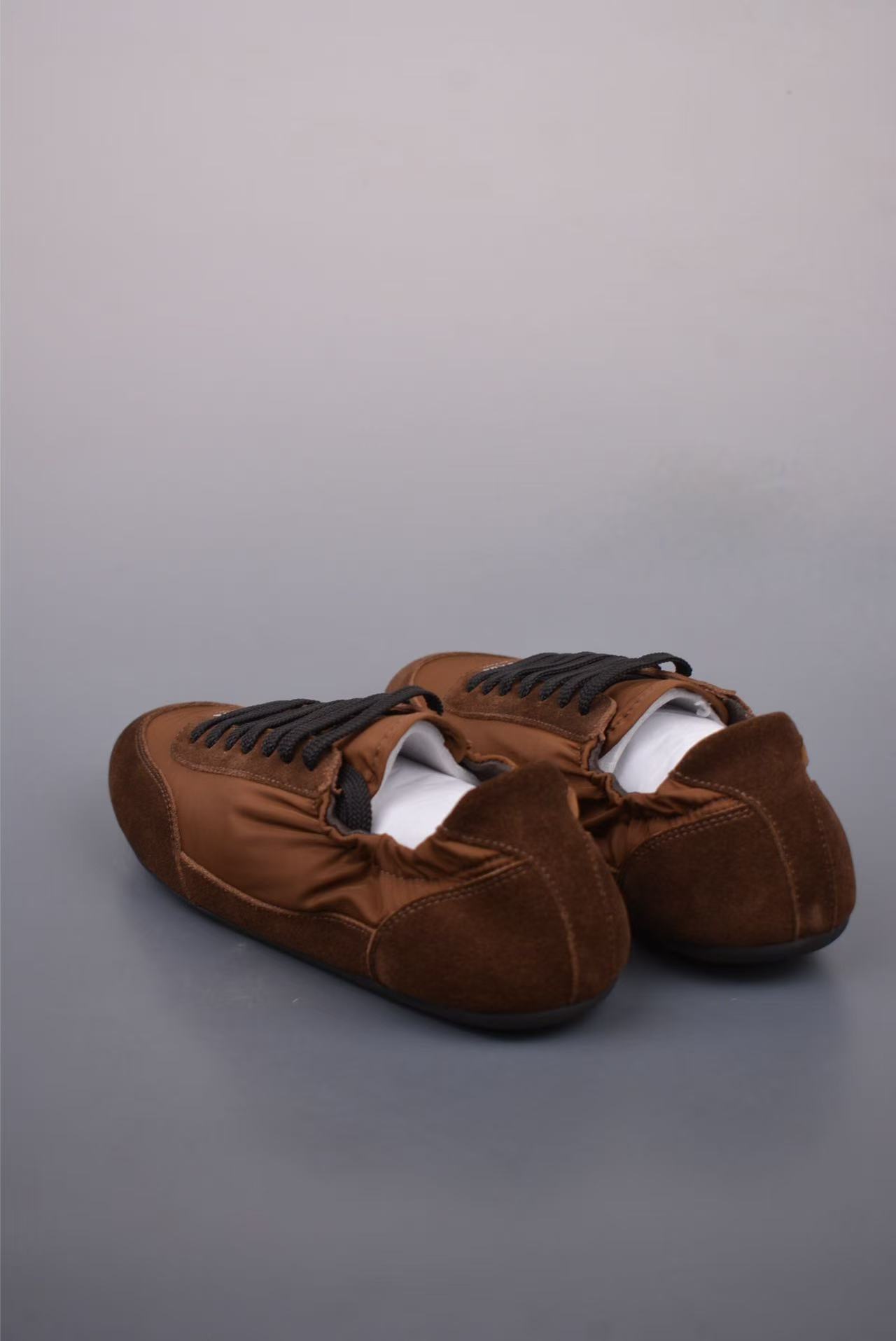 Prada プラダ コラプス Re-Nylon xスエード スニーカー