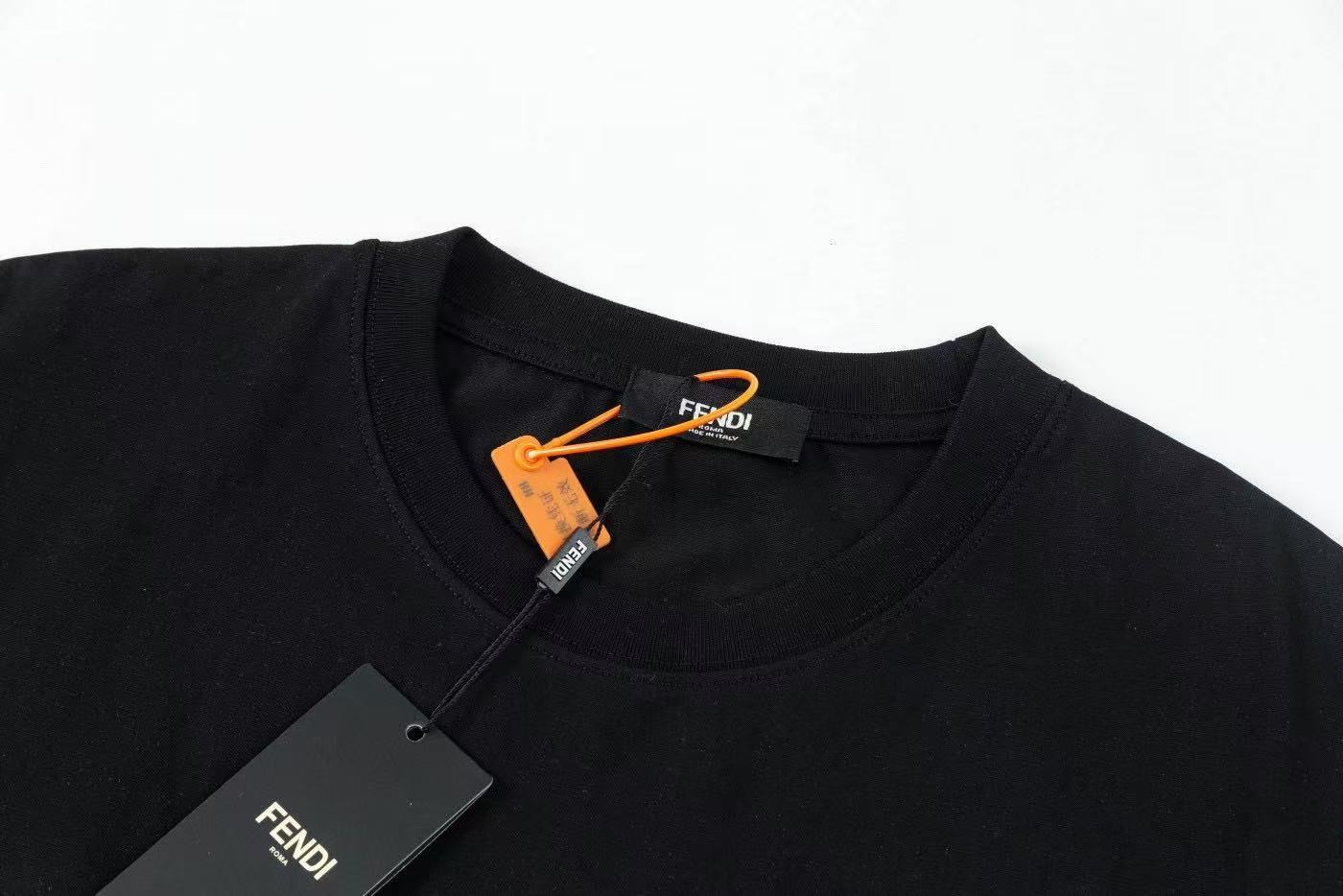 Fendi ブラックコットン Tシャツ